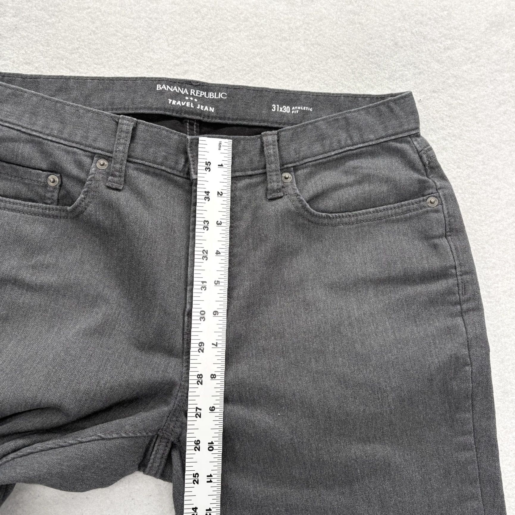 Banana Republic Banana Republic Travel Jeans Mens 31x28 Charcoal Athletic Stretch Denim Tapered Jeans Clothing Mens Banana Republic Travel Jean Charcoal Gray 90s? Size US 31 - 6 Thumbnail