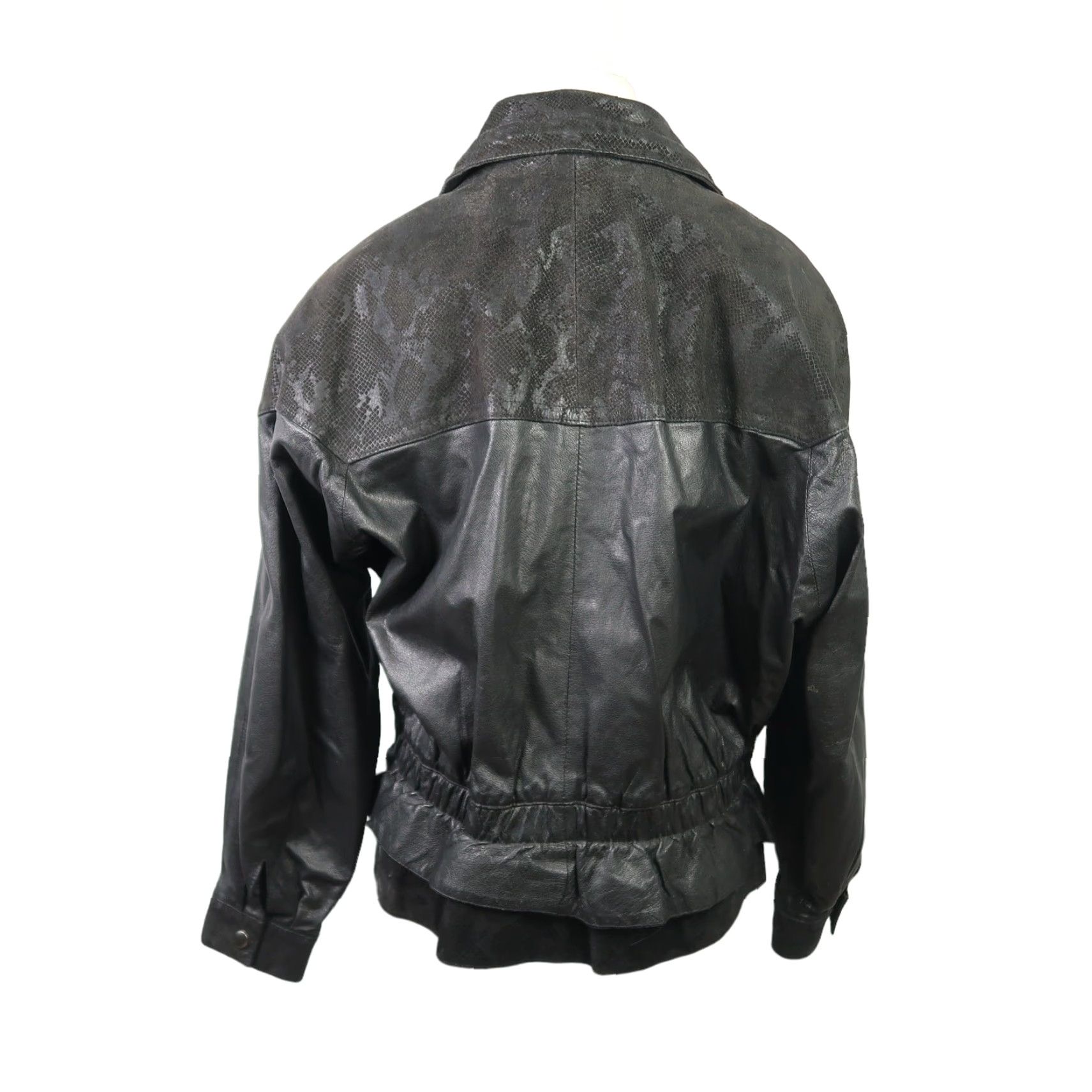 Vintage VINTAGE Wilsons Leather Snake Jacket Leather Suede Feminine 90s Biker Women's M Black Long Sleeve Zip Fall/Winter Casual Womens Size M / US 6-8 / IT 42-44 - 4 Thumbnail
