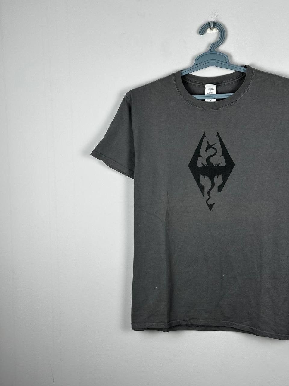 Playstation Vintage The Elder Scrolls Skyrim Official T-Shirt game Size US L / EU 52-54 / 3 - 2 Thumbnail