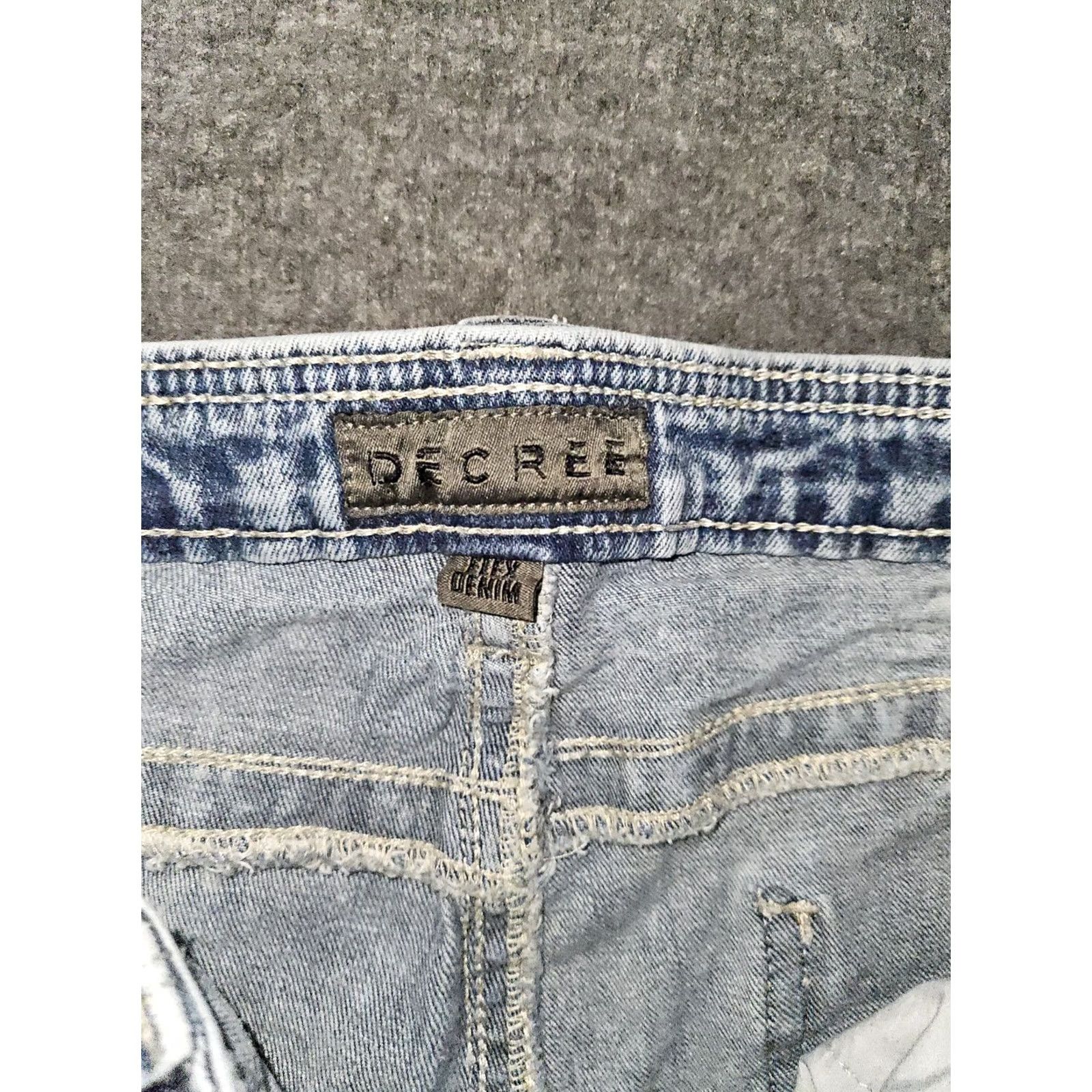 Decree Decree Jeans Men's 36x30 Straight Leg Mid Rise Acid Wash Stretch Embroidered Size US 36 / EU 52 - 2 Thumbnail