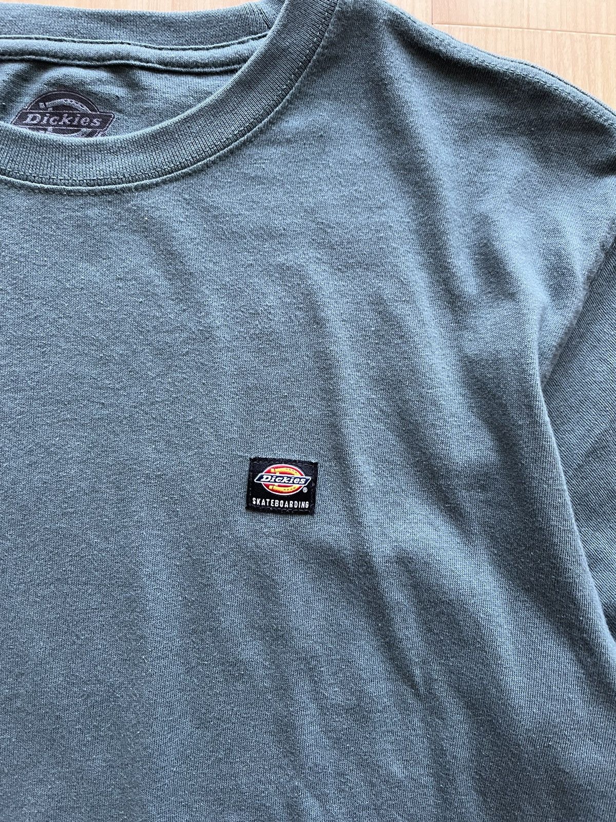 Dickies Dickies Skateboarding Mini Patch T Shirt Size US M / EU 48-50 / 2 - 2 Thumbnail
