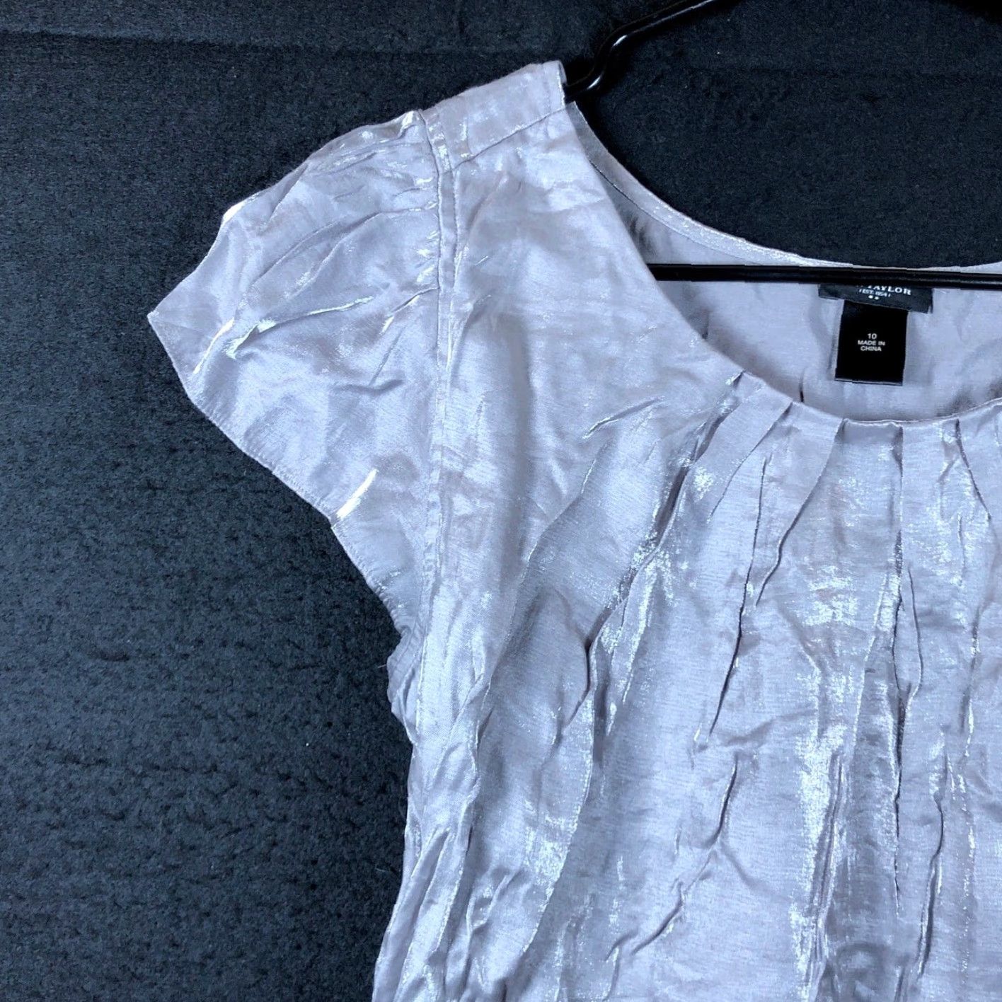 Ann Taylor Ann Taylor Womens Blouse Gray Metallic Crew Short Sleeve Pleated Front Tie 10 Size L / US 10 / IT 46 - 4 Thumbnail