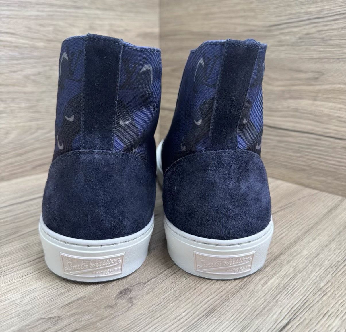 Louis Vuitton Louis Vuitton Tattoo White Blue Camo High-Top Sneakers J41 Size US 9 / EU 42 - 4 Thumbnail