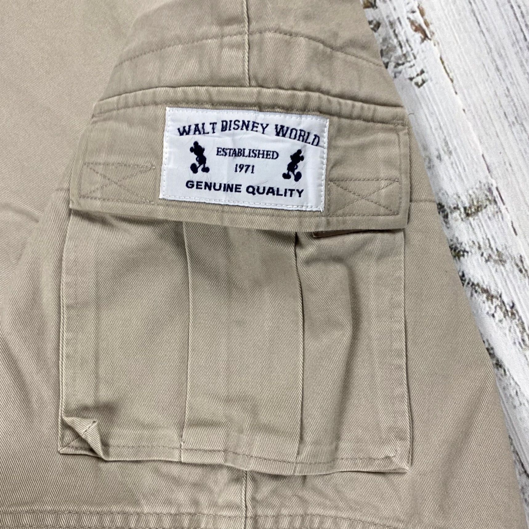 Disney VINTAGE Disney Men's Khaki Cargo Shorts Flat Front Size 42 Casual Travel Workwear 100% Cotton Size US 42 / EU 58 - 2 Thumbnail