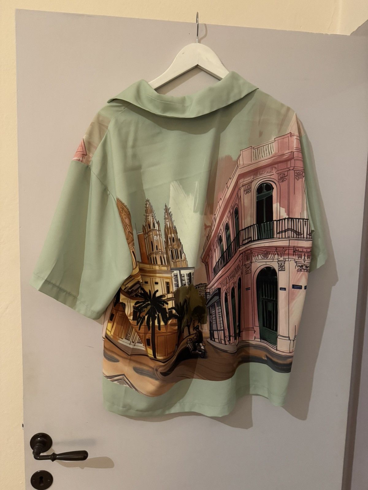 Asos Green boxy oversized button up shirt with city print Size US L / EU 52-54 / 3 - 2 Thumbnail
