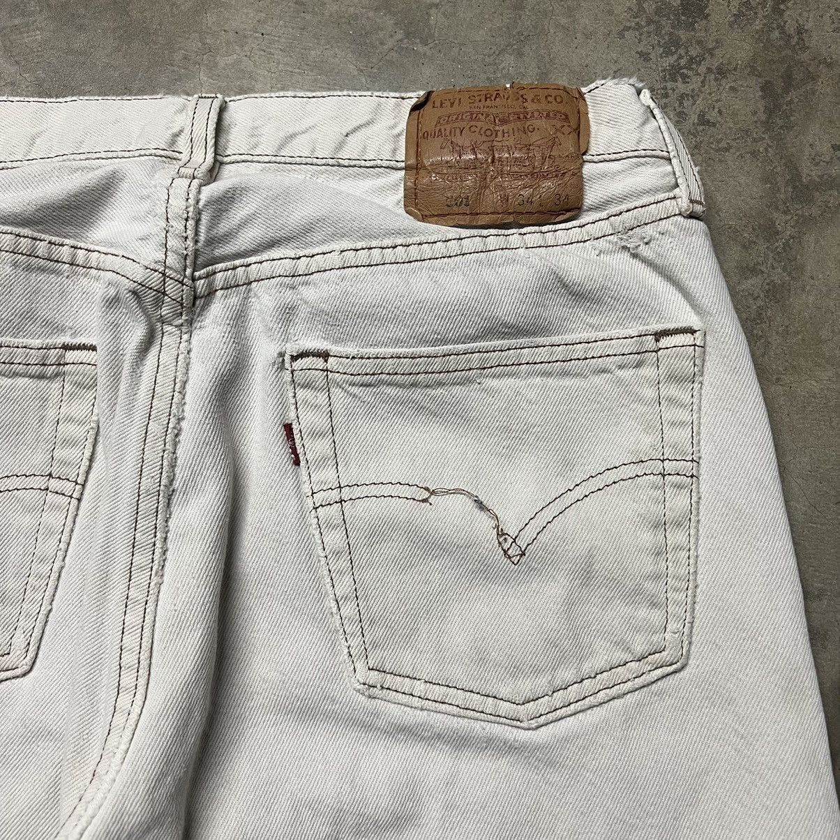 Levi's × Vintage Vintage 90’s Levi’s 501 Straight-Leg 🇺🇸 WHITE Denim Jeans Size US 34 / EU 50 - 2 Thumbnail
