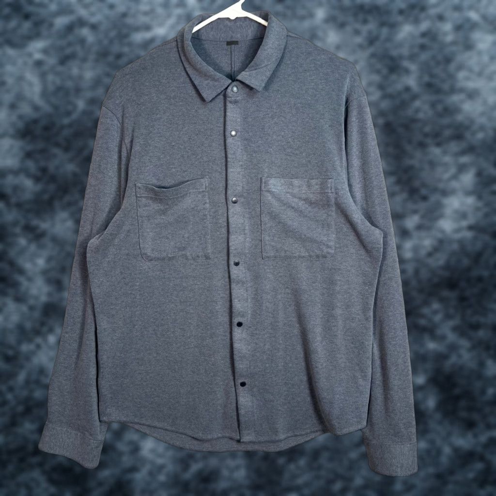 lululemon mens dress shirts Airing Easy Short-Sleeve Shirt - Size S Removable collar stays keep your collar looking sharp Commission Long-Sleeve Shirt - Enzyme