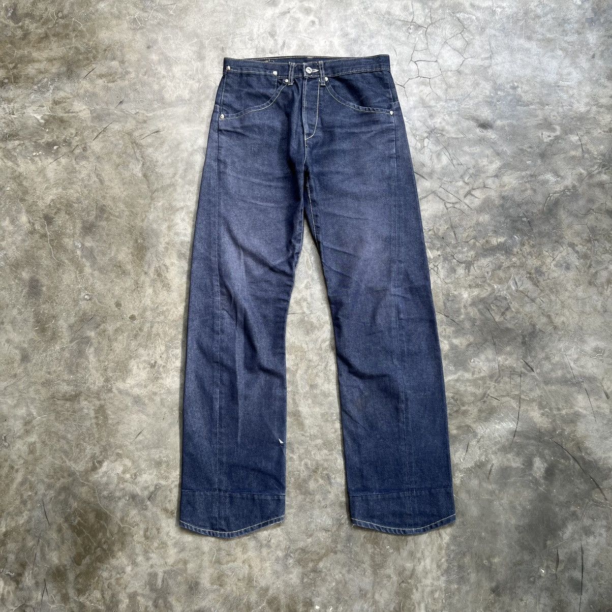 Levi's Vintage Levi’s Engineered Distreesed Jeans Size US 29 - 1 Thumbnail