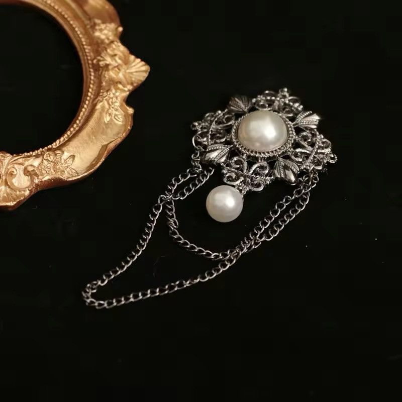 Jewelry Vintage Pearl Chain Suit Chest Pins Size ONE SIZE - 4 Thumbnail