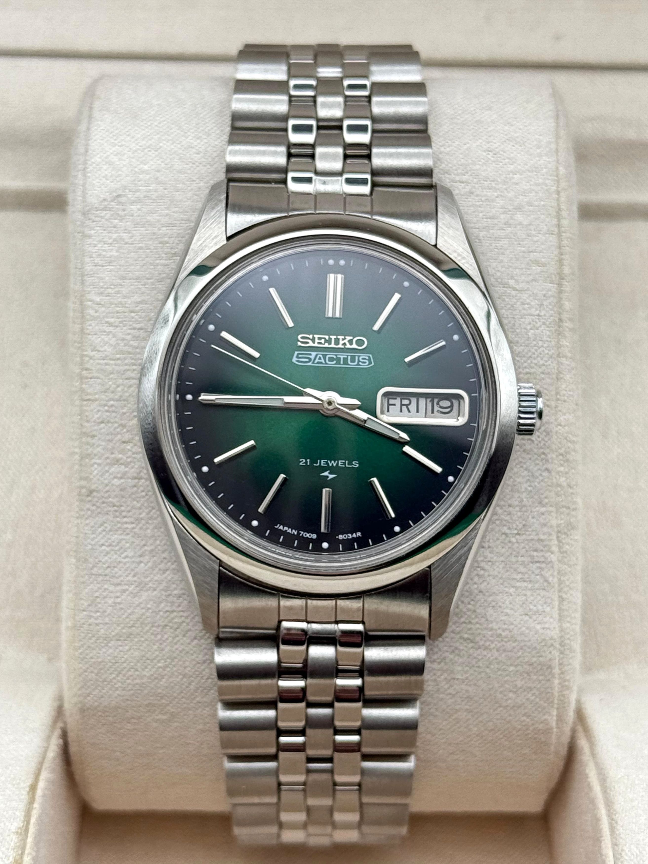 Classic Men's Wrist Watch