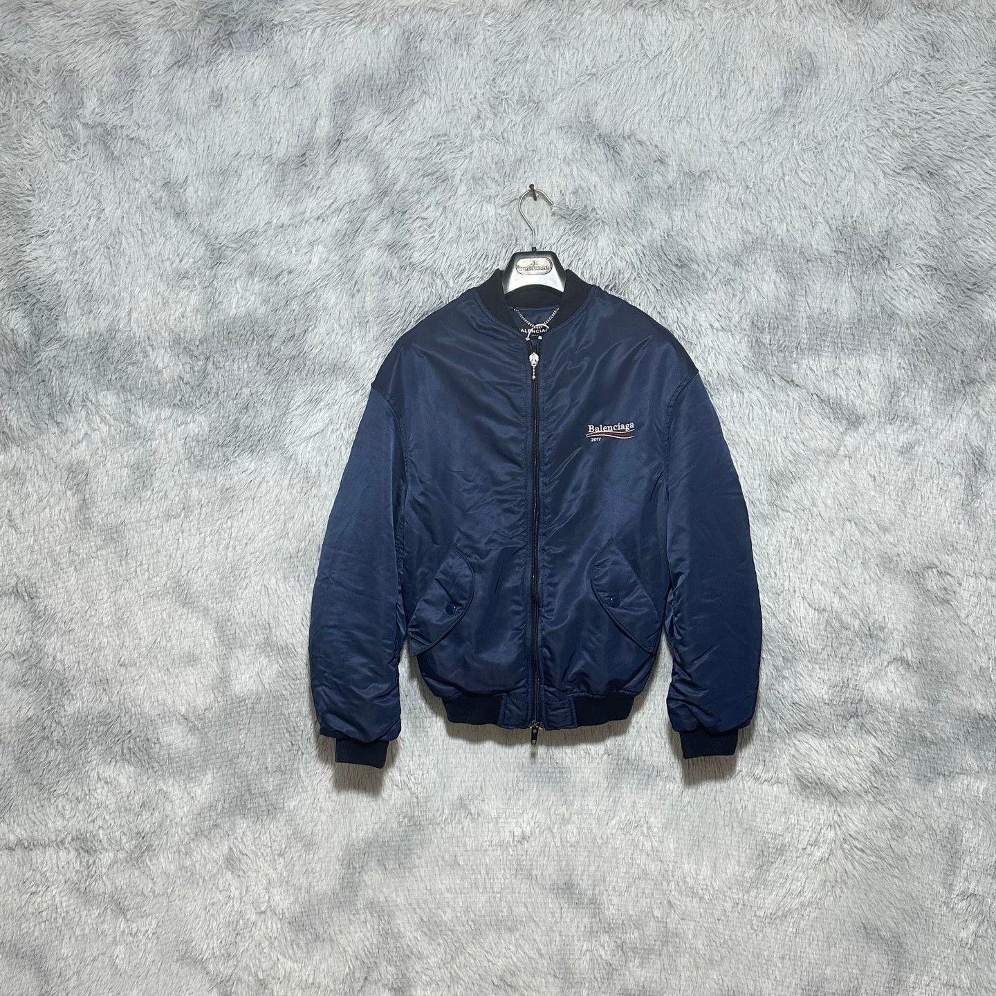 Balenciaga balenciaga embroidered bomber jacket in deep blue Size US L / EU 52-54 / 3 - 1 Thumbnail