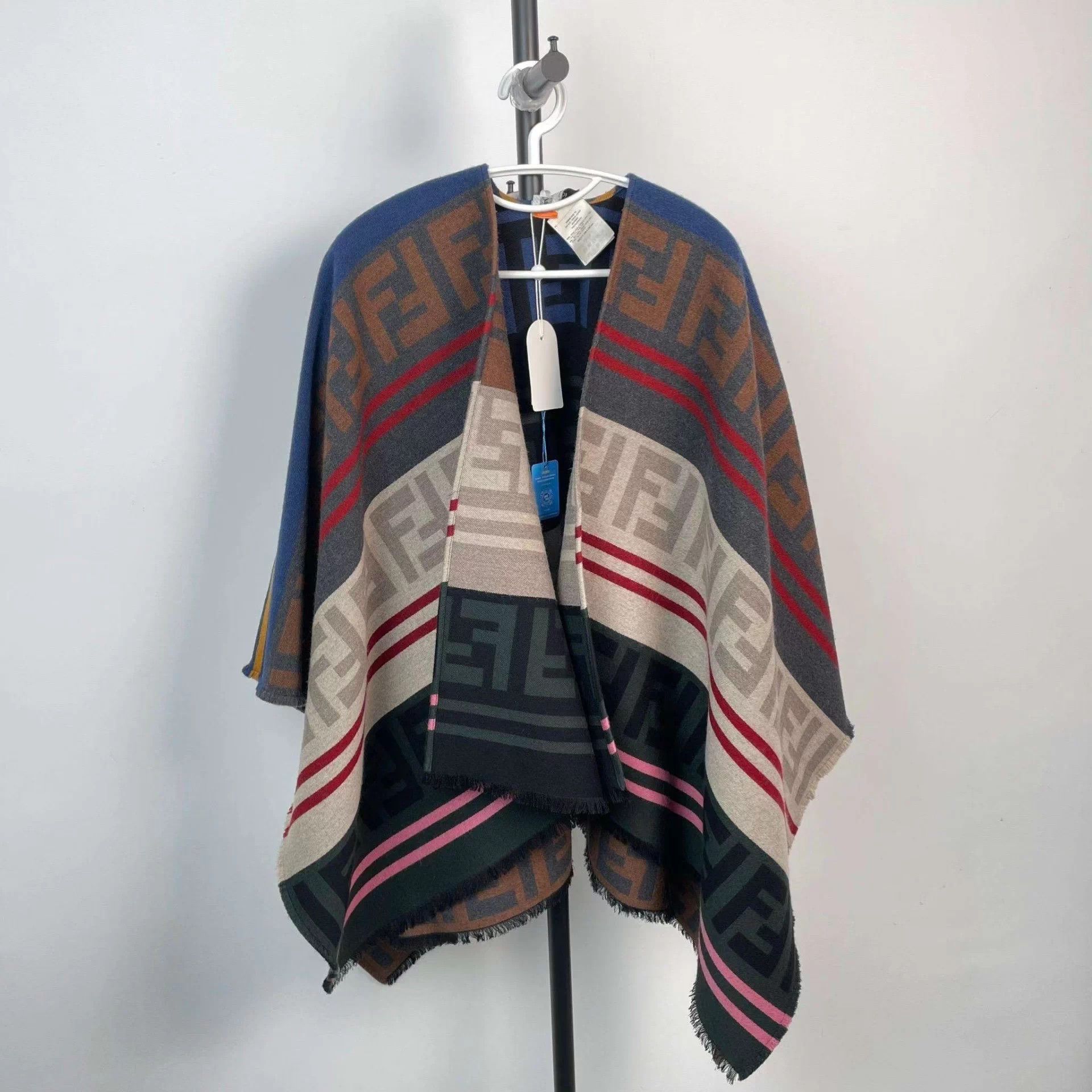 Fendi Fendi Cashmere Scarf 140x140 Size ONE SIZE - 1 Thumbnail