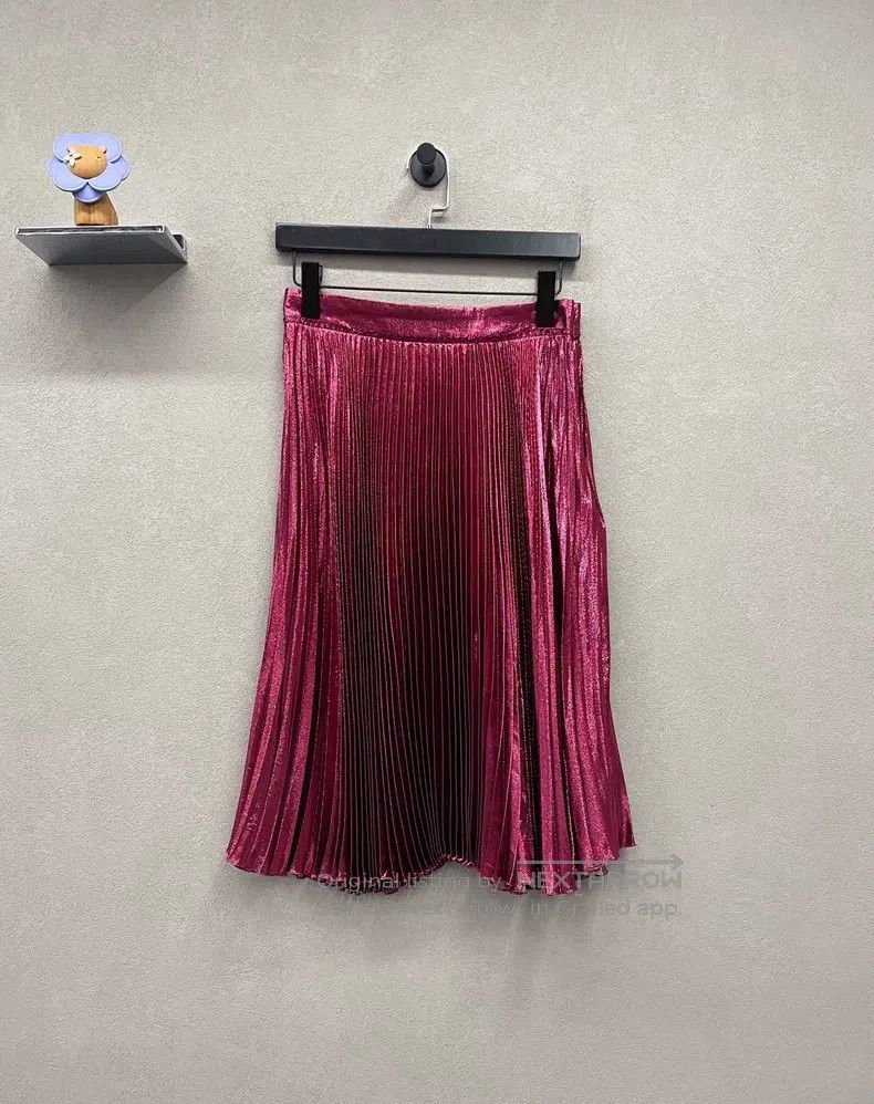 Gucci Gucci Red pleated skirt Size 27" / US 4 / IT 40 - 2 Thumbnail
