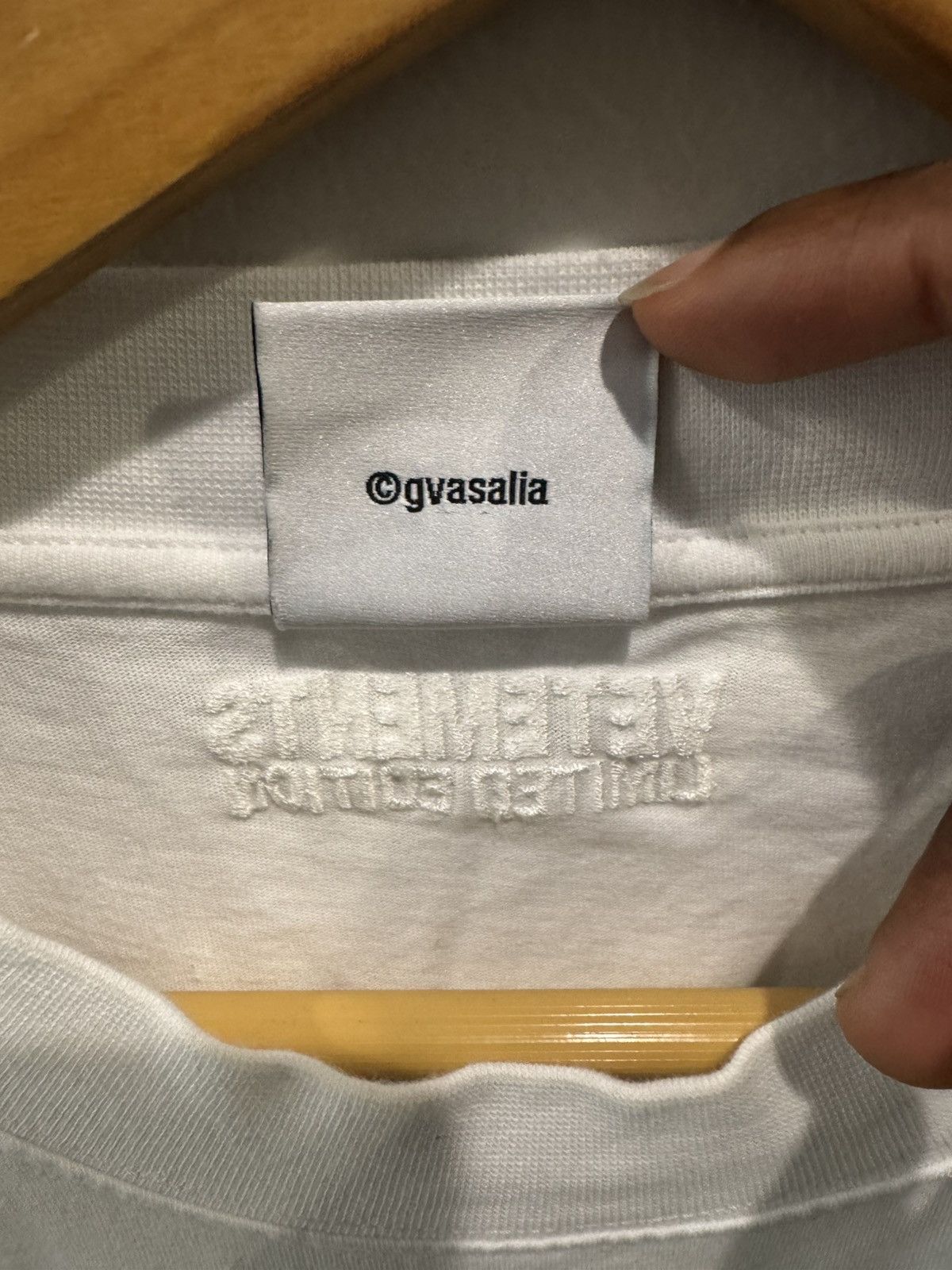 Vetements Vetements Pyramid Tee White Size US L / EU 52-54 / 3 - 4 Thumbnail