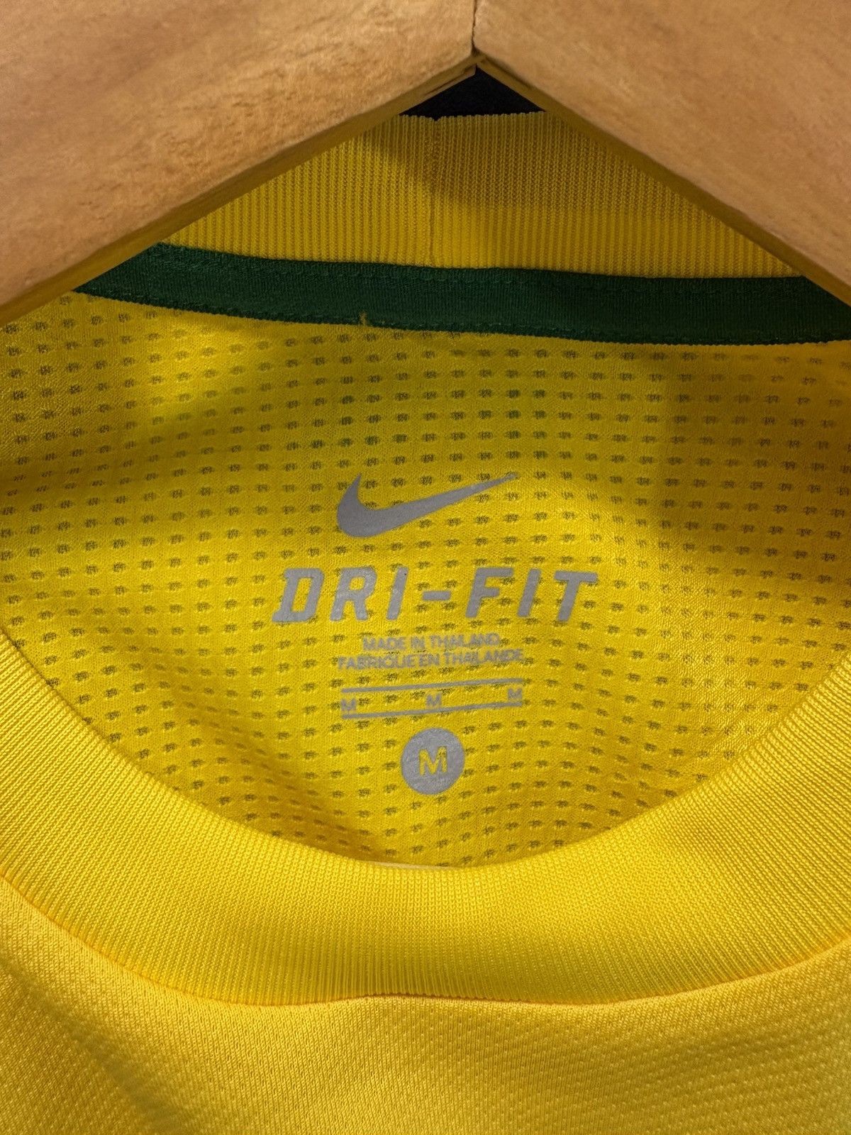 Nike 2011-2012 Brazil Confederation Football Home Kit NEYMAR 11 Size US M / EU 48-50 / 2 - 4 Thumbnail