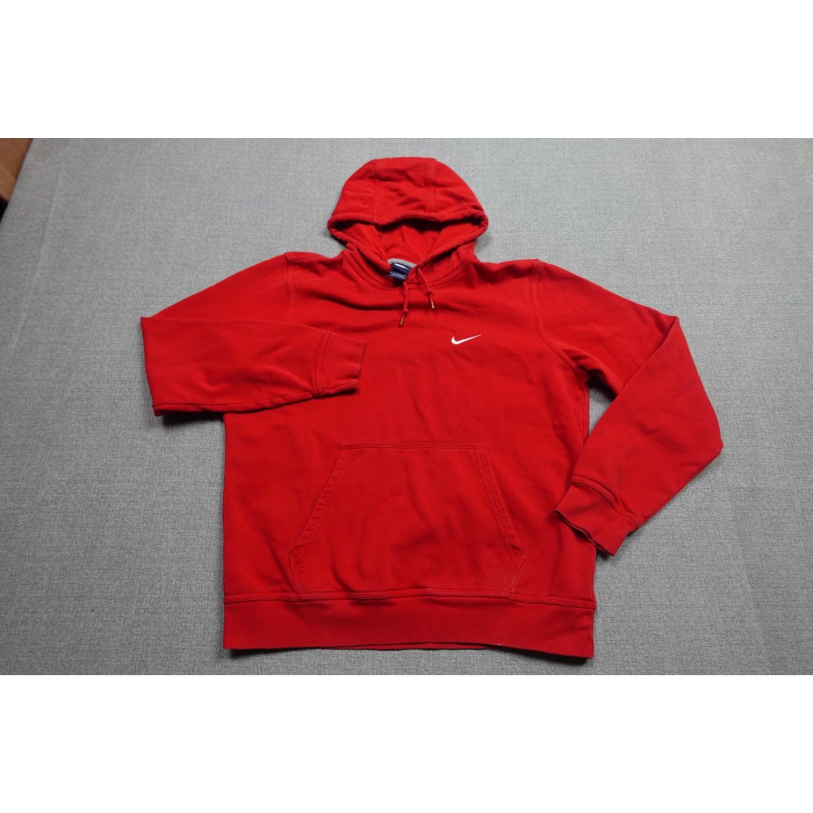 Nike Nike Sweatshirt Mens Large Red Fleece Hoodie Kangaroo Pocket Swoosh Logo Embroidered Size US L / EU 52-54 / 3 - 3 Thumbnail