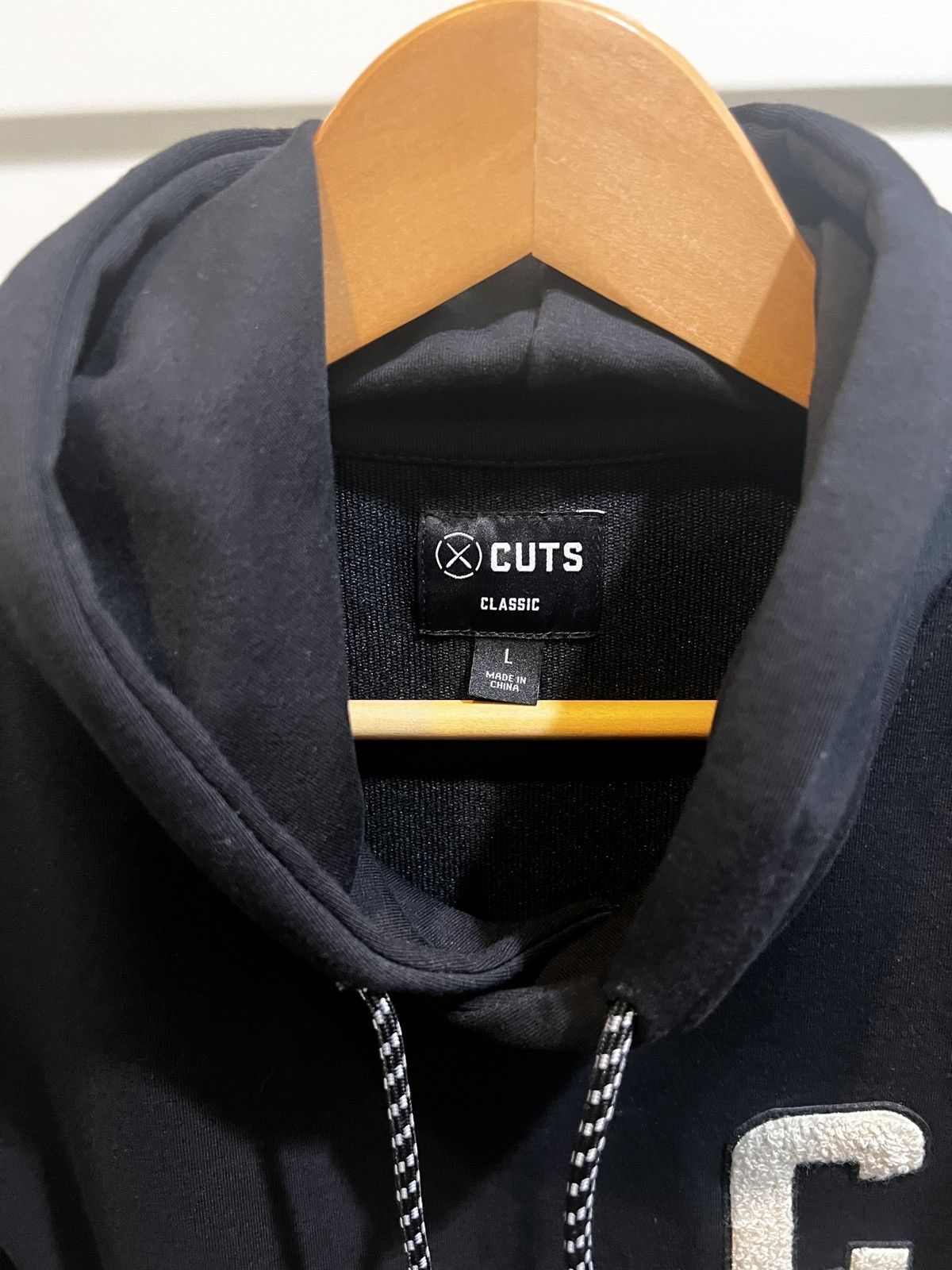 Cuts Cuts Classic “C” Patch Hoodie – Black (L) Size US L / EU 52-54 / 3 - 3 Thumbnail