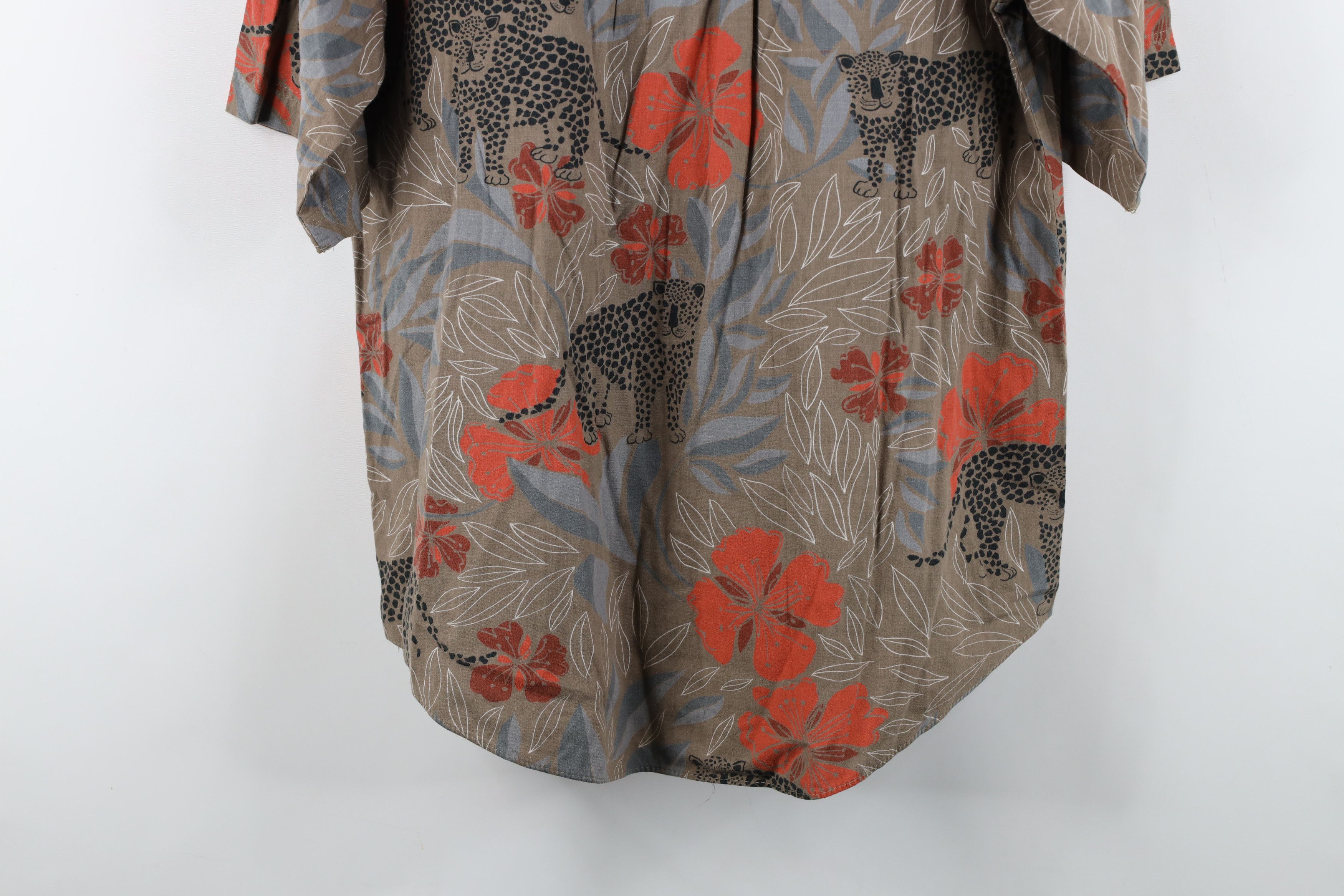 Vintage Vintage 90s Streetwear Flower Leopard Hawaiian Button Shirt Size US S / EU 44-46 / 1 - 12 Thumbnail