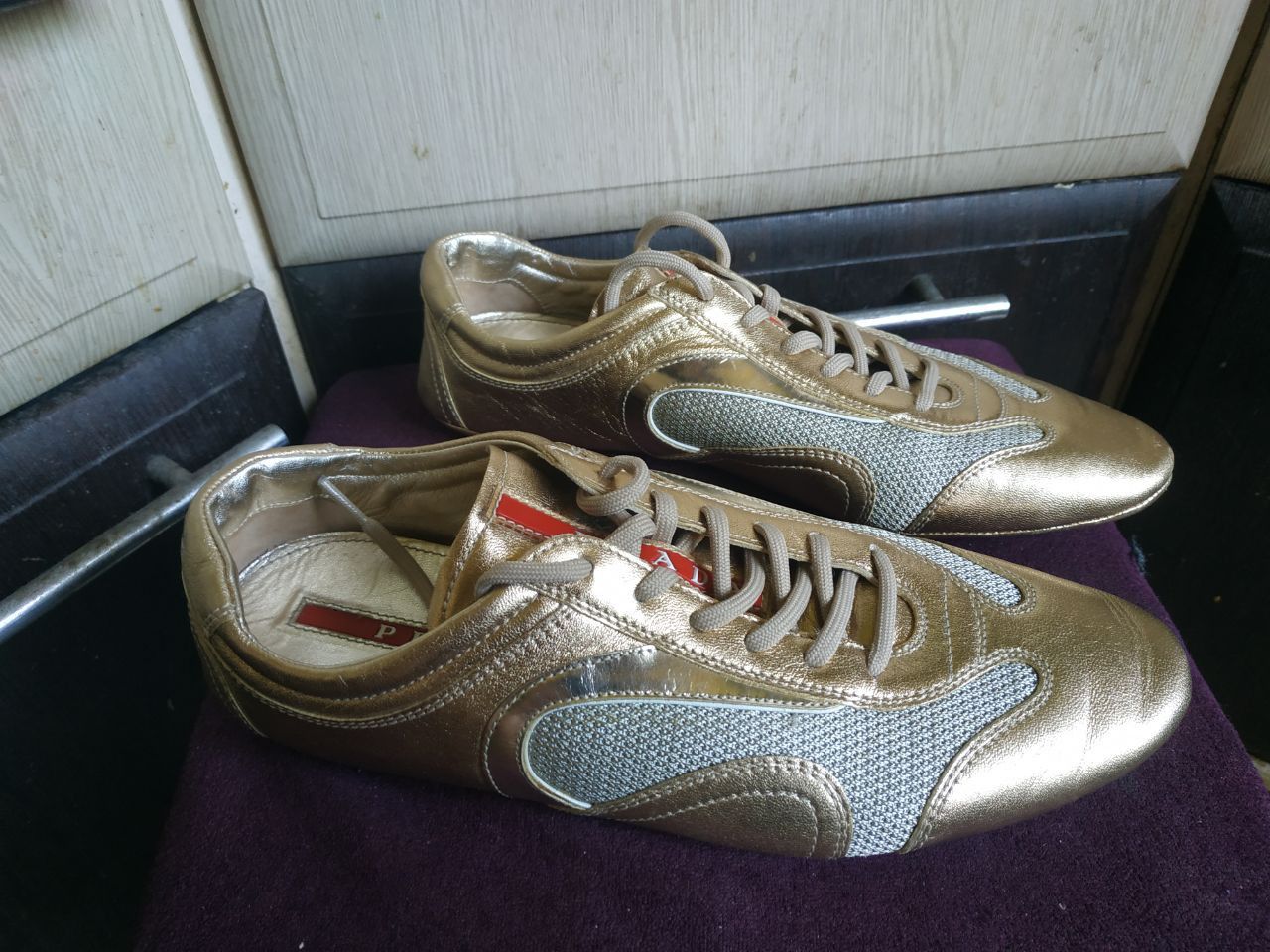 Prada Prada Linea Rossa Gold Metallic Sneakers EU39.5 Size US 9 / IT 39 - 17 Thumbnail