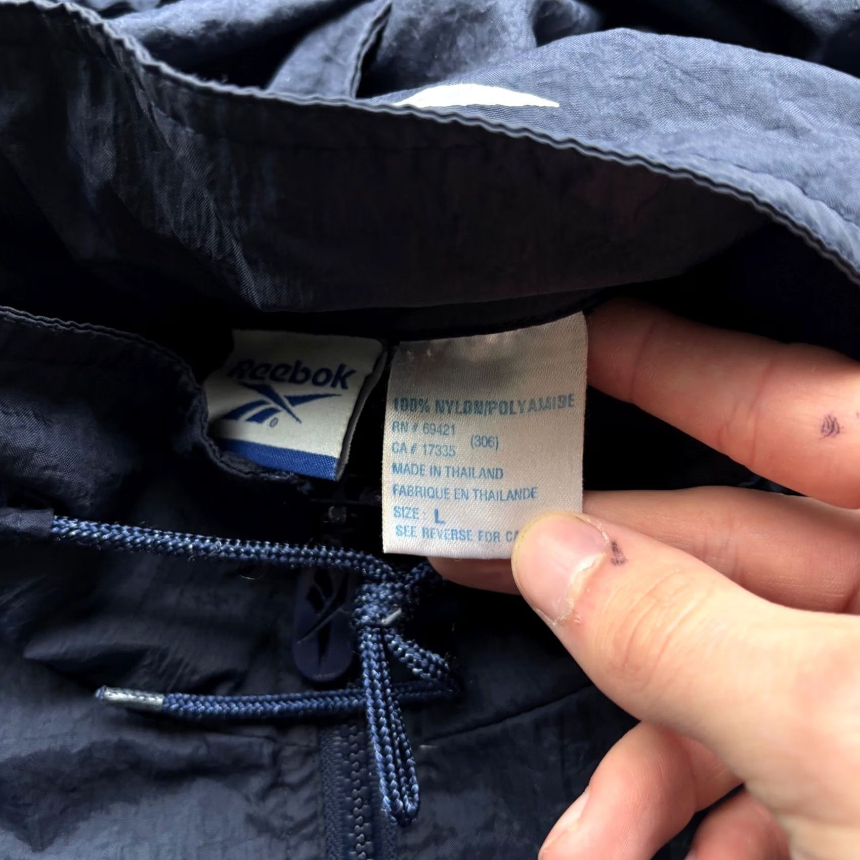Reebok VINTAGE Reebok Windbreaker Jacket Navy Blue L Full Zip Hooded Logo Zipper Jacket Men Size US L / EU 52-54 / 3 - 5 Thumbnail
