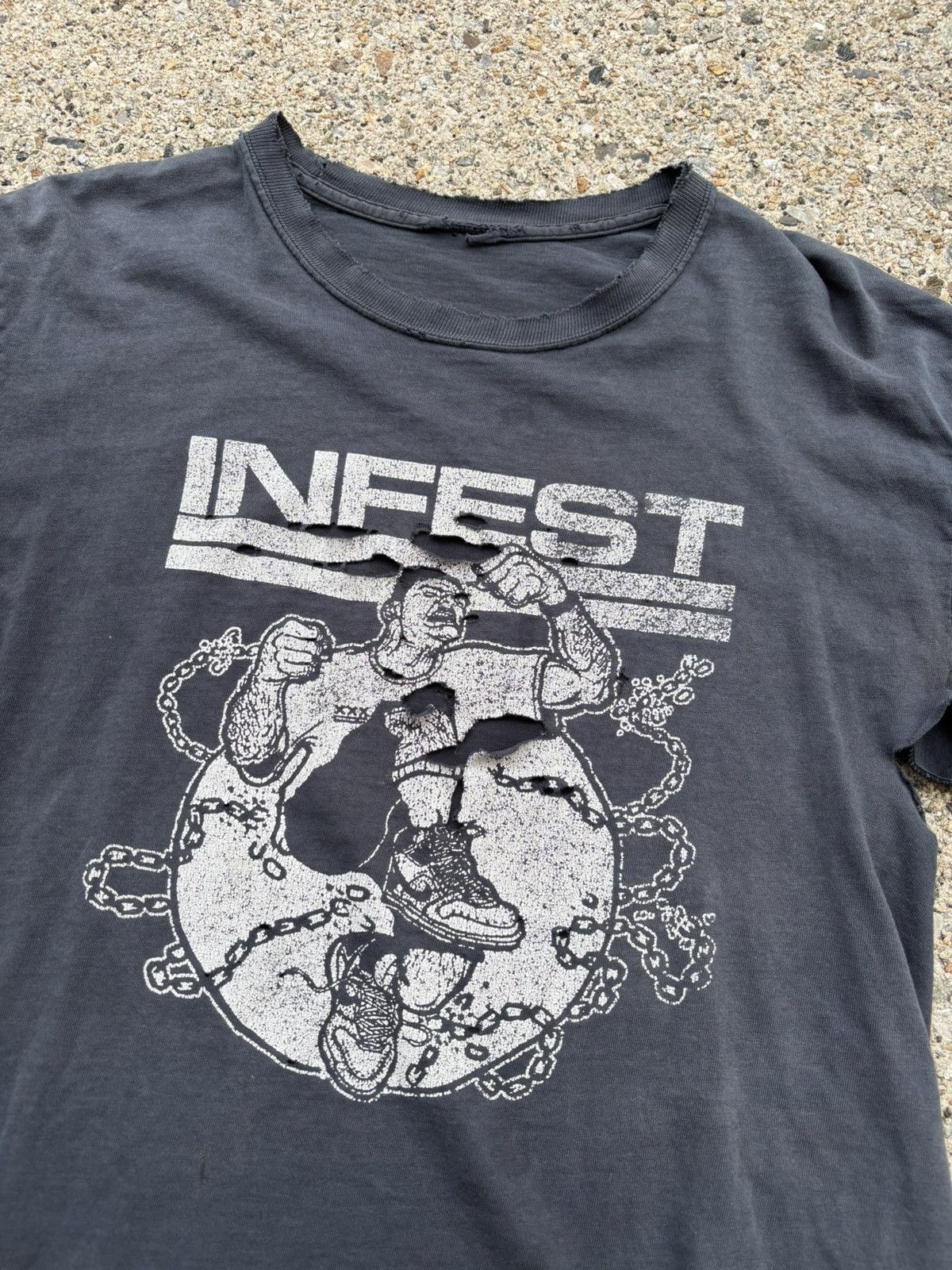Vintage Vintage Infest Band tee charles bronson rare Size US M / EU 48-50 / 2 - 2 Thumbnail