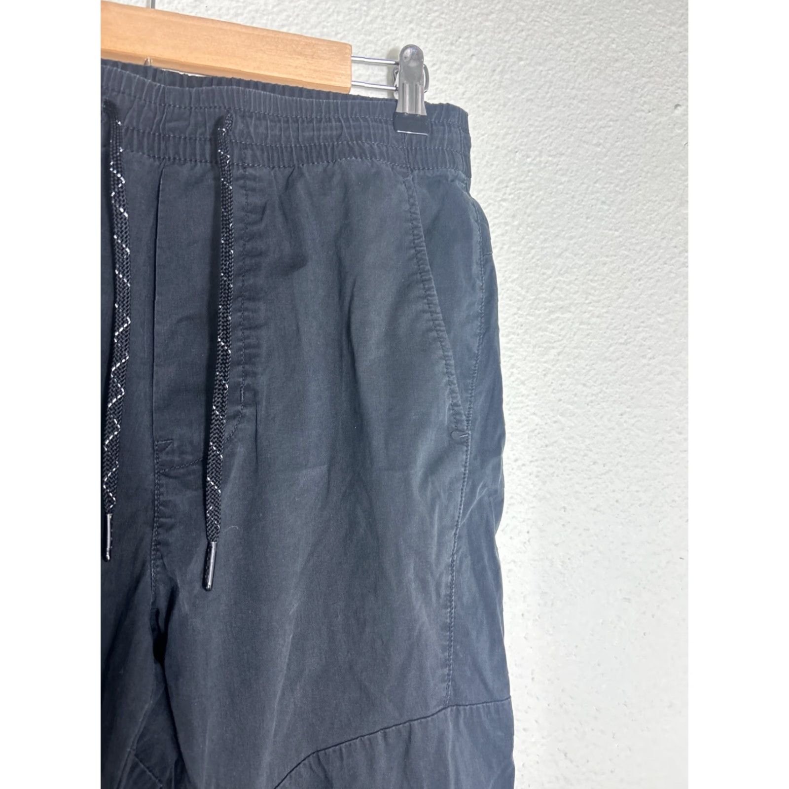 American Eagle Outfitters American Eagle Active Flex Womens Joggers Black XS 28x27 Cargo Size 26" / US 2 / IT 38 - 5 Thumbnail