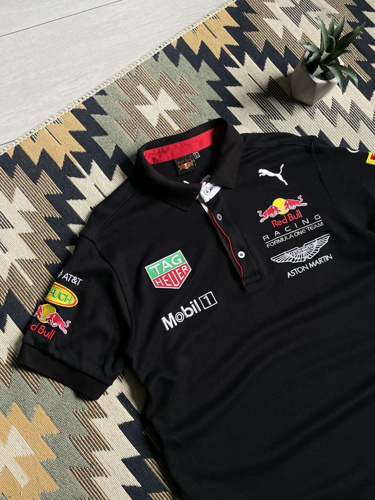 Red Bull Vintage Red Bull Aston Martin Big Logo Y2K T-shirt Size US L / EU 52-54 / 3 - 5 Thumbnail
