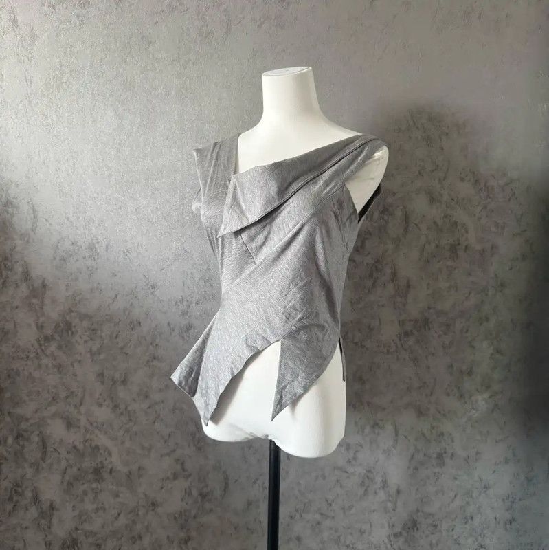 Vivienne Westwood Vivienne Westwood Short Gray T-Shirt for Women 0089 Size M / US 6-8 / IT 42-44 - 1 Thumbnail