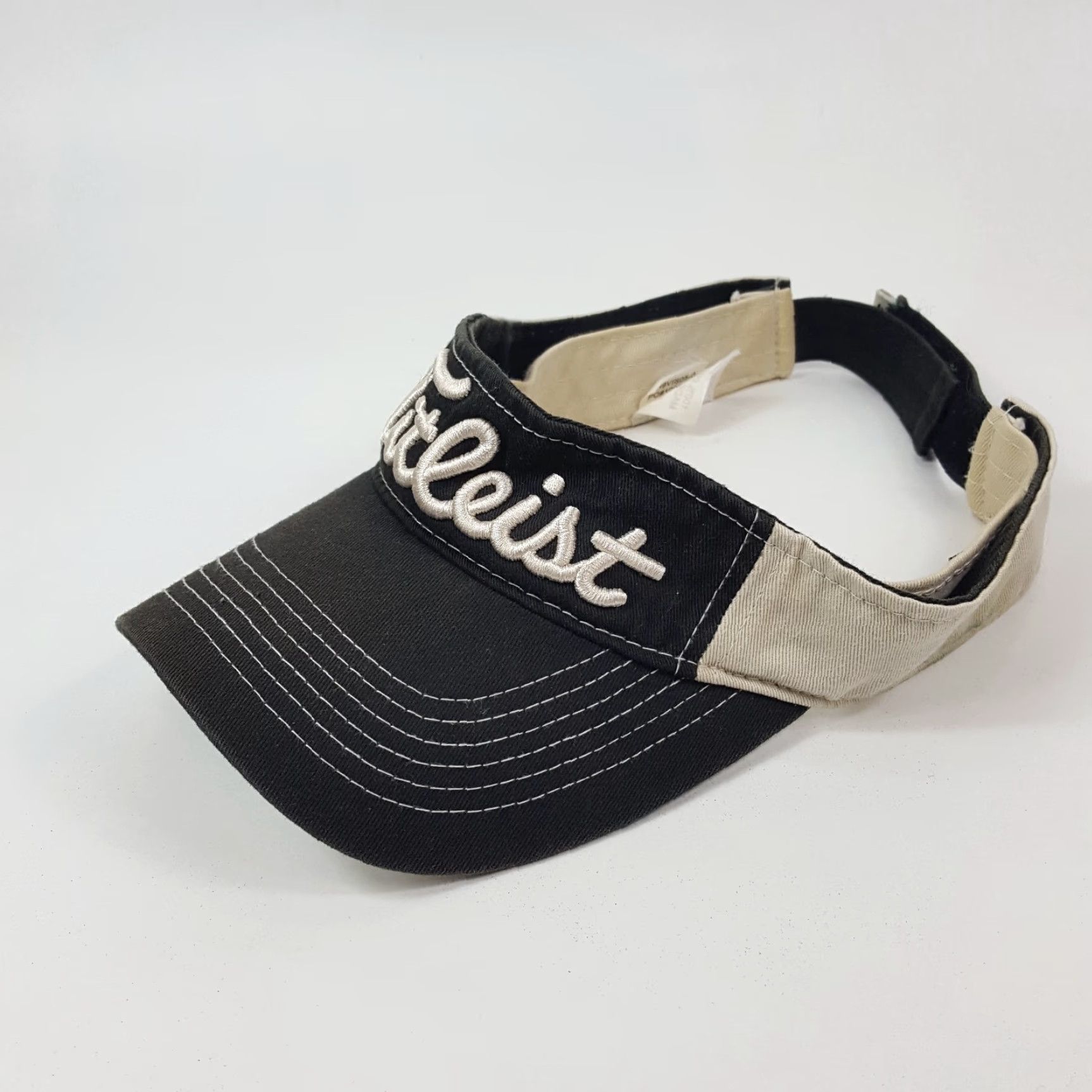 Titleist VINTAGE Titleist Golf Visor Adjust. Black Hat One Size Men Adjustable Retro Logo Golfing Preppy Black Visor 90s 00s USA Mens Size ONE SIZE - 3 Thumbnail