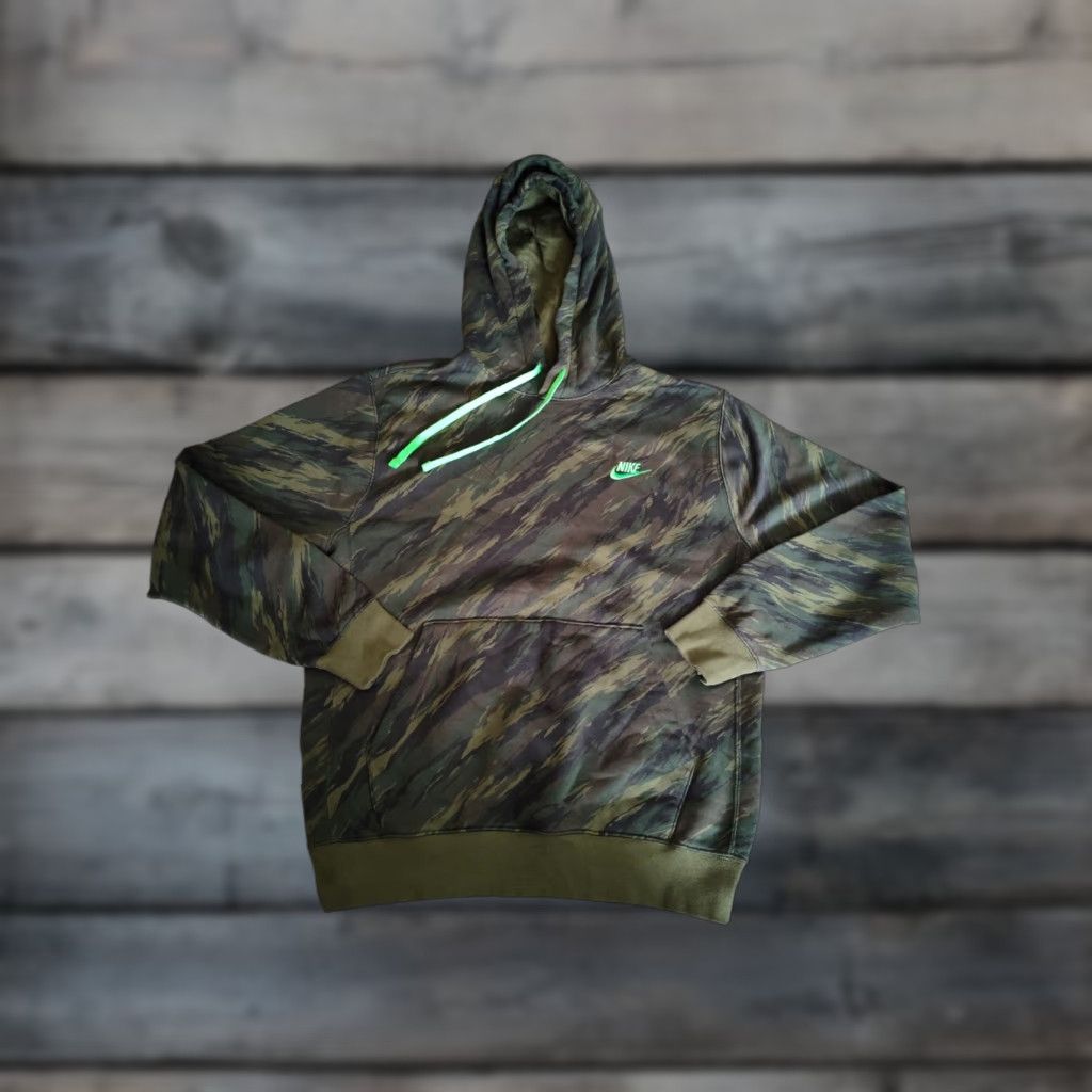 Nike Nike Sportswear Club Hoodie Mens Sz S Camo Green Sweatshirt Pullover DD5126-326 Size US S / EU 44-46 / 1 - 1 Thumbnail
