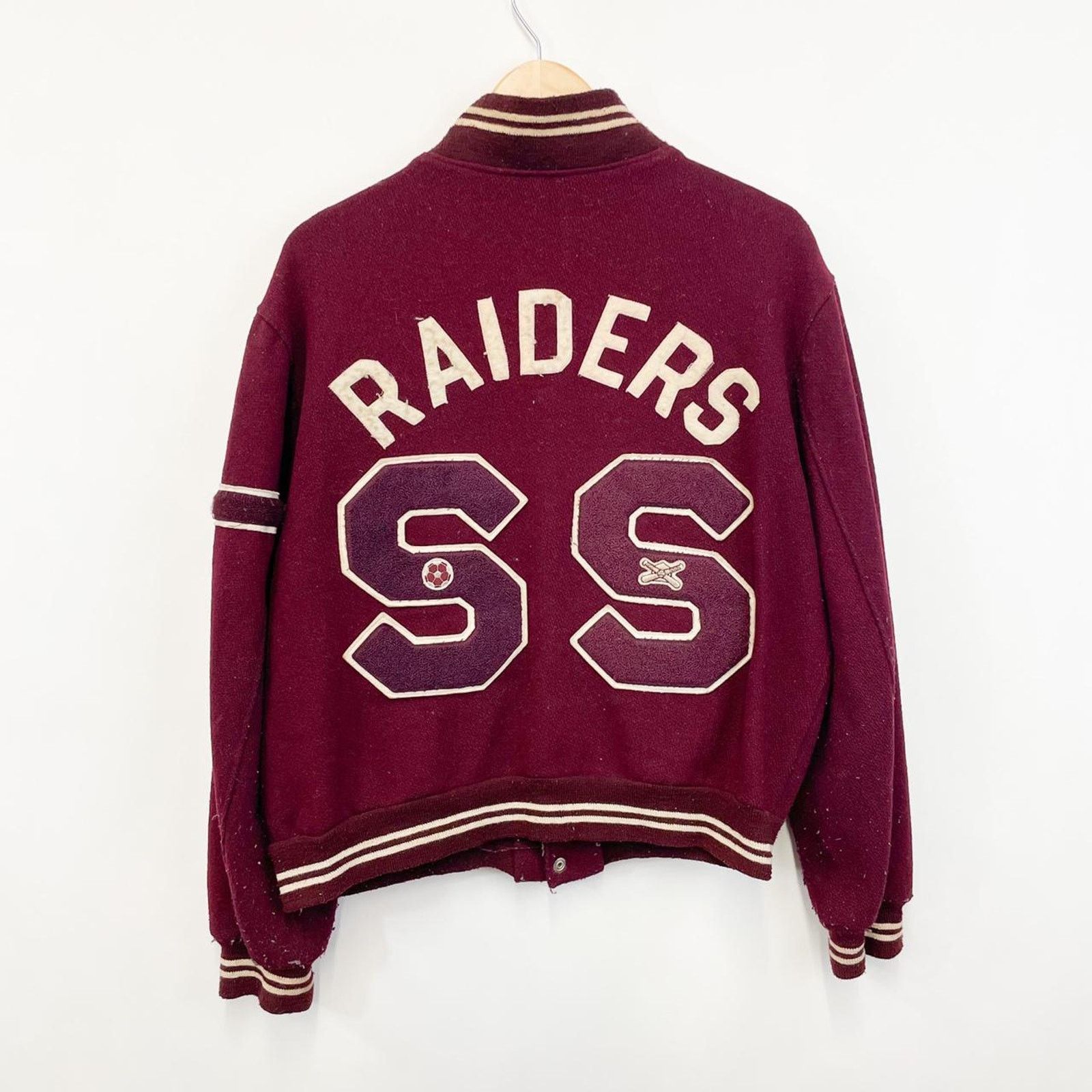 Vintage Vintage 70s Raiders Varsity Club Jacket Burgundy Mens Large Size US L / EU 52-54 / 3 - 1 Thumbnail
