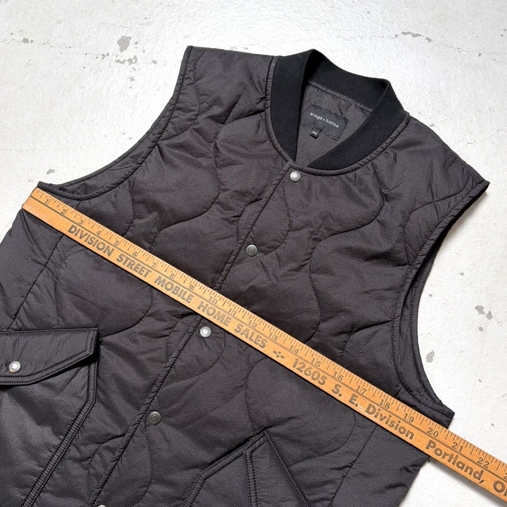 Vintage Wings & Horns Vest M Black Quilted Insulated Puffer Military Style Made Canada Size US M / EU 48-50 / 2 - 2 Thumbnail