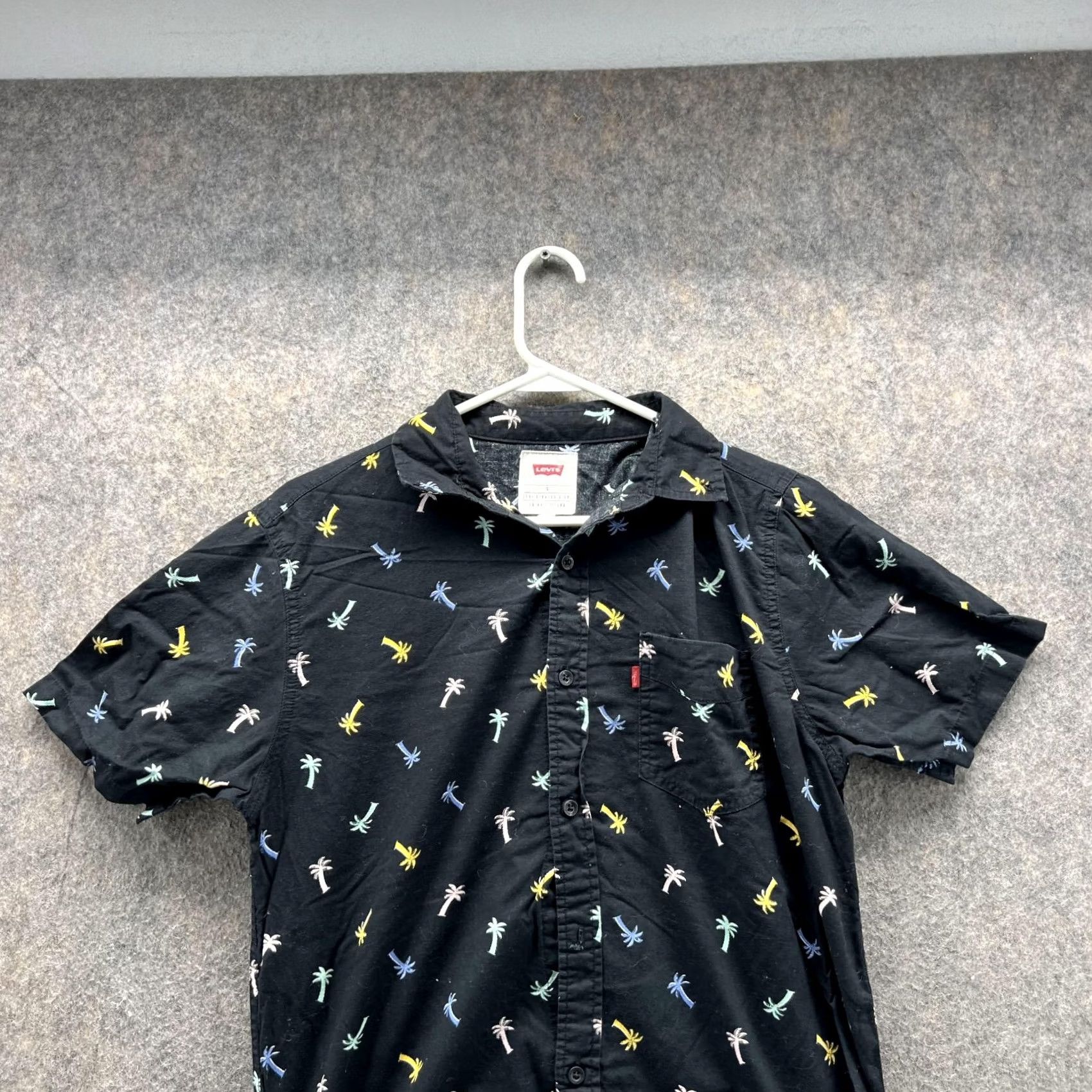 Levi's Levi's Shirt Men Small Adult Black Casual Button Down All over Palms Size US S / EU 44-46 / 1 - 2 Thumbnail