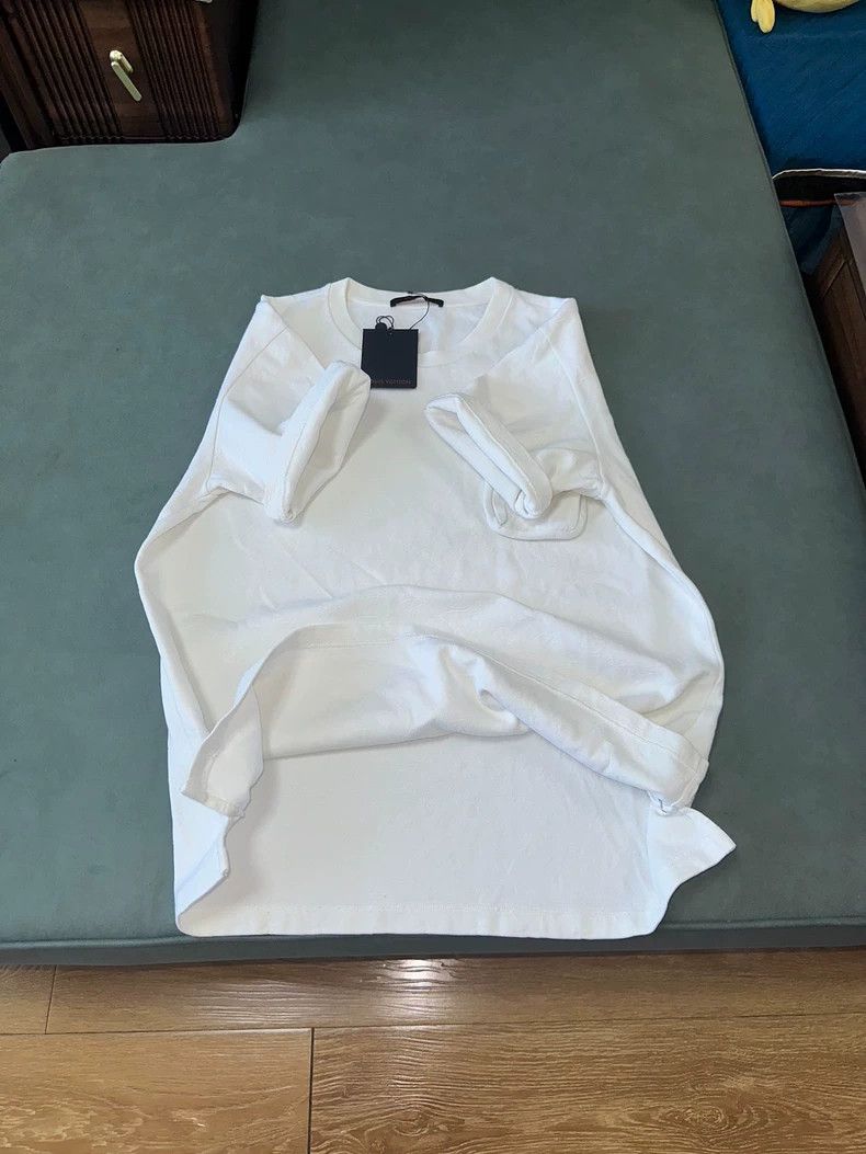 Louis Vuitton Louis Vuitton Monogram White Pocket Dark Print 3D Pocket Sh Size US XXL / EU 58 / 5 - 5 Thumbnail