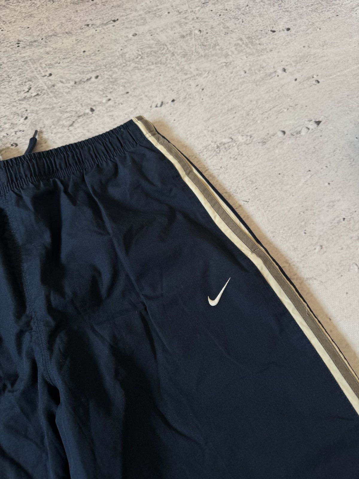 Nike × Vintage NIKE NYLON VINTAGE Y2K OVERSIZE BAGGY FIT PANTS SWEATPANTS Size US 32 / EU 48 - 5 Thumbnail