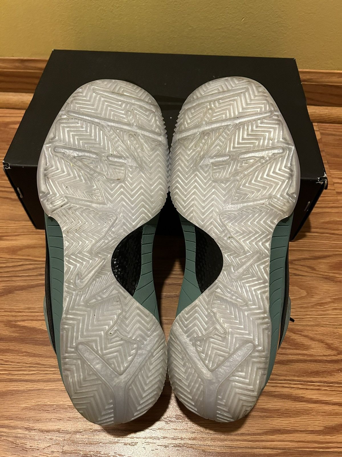 Nike Size 12 - Kobe 4 Girl Dad FQ3545-300 IN HAND NEXT DAY SHIP Size US 12 / EU 45 - 5 Thumbnail