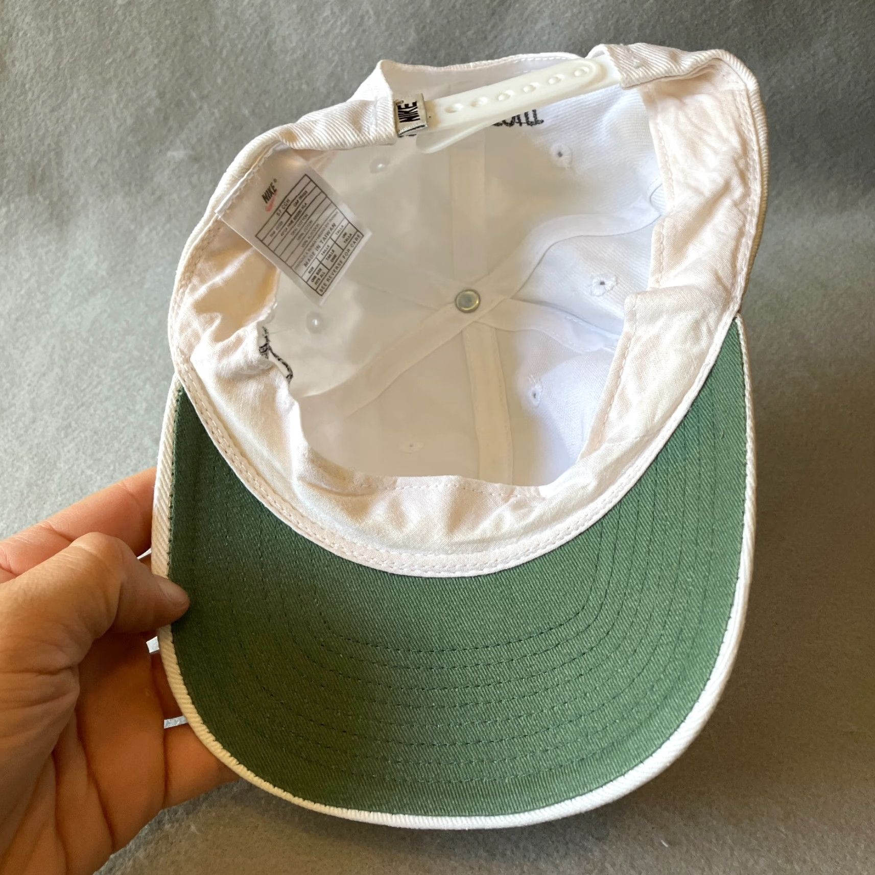 Nike VINTAGE Nike Snapback Hat Adjustable White Cotton Outdoor Golf Football Mens Y2K Size ONE SIZE - 6 Thumbnail