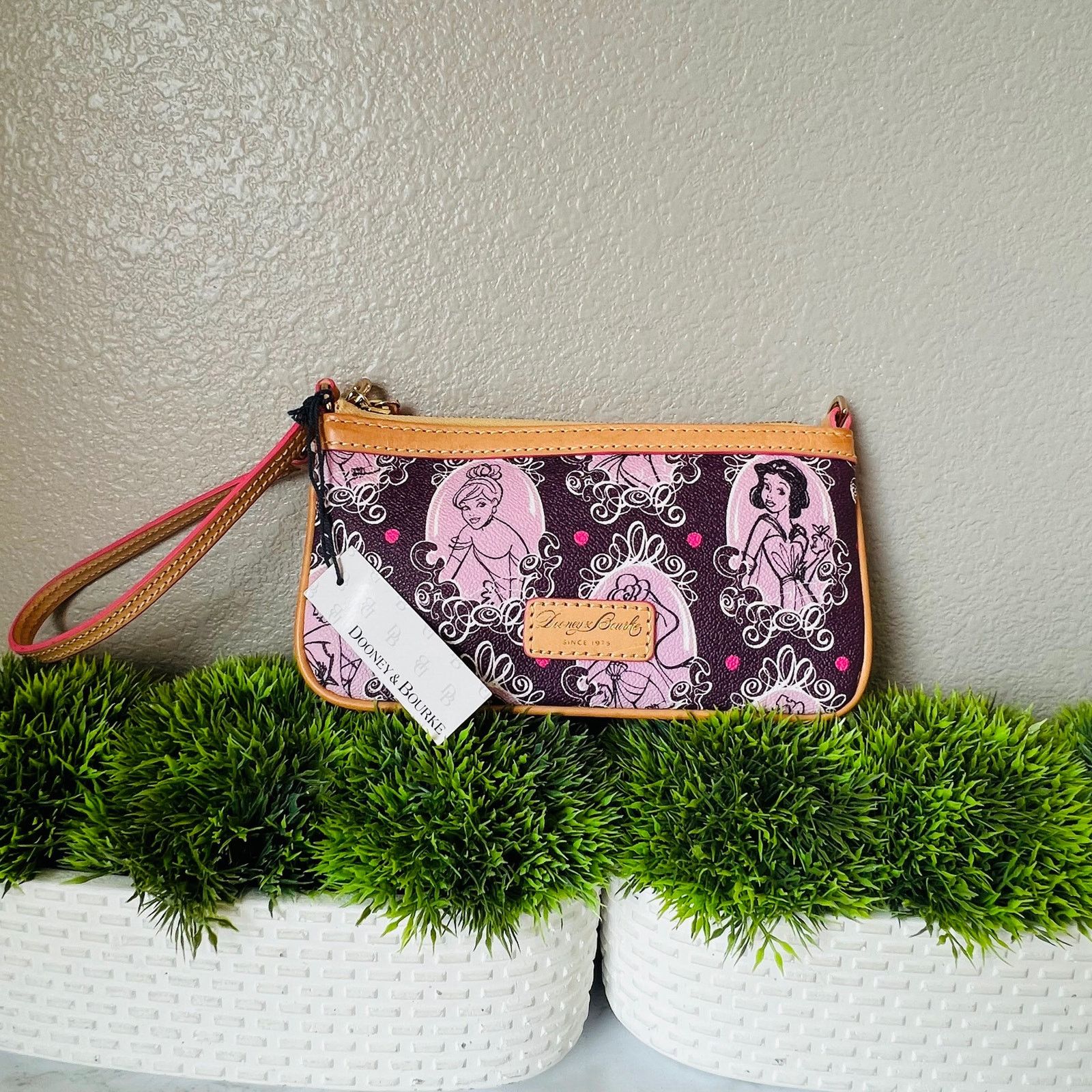 Dooney & Bourke NWT Disney Dooney & Bourke Princess Marathon 2015 Wristlet Size ONE SIZE - 1 Thumbnail