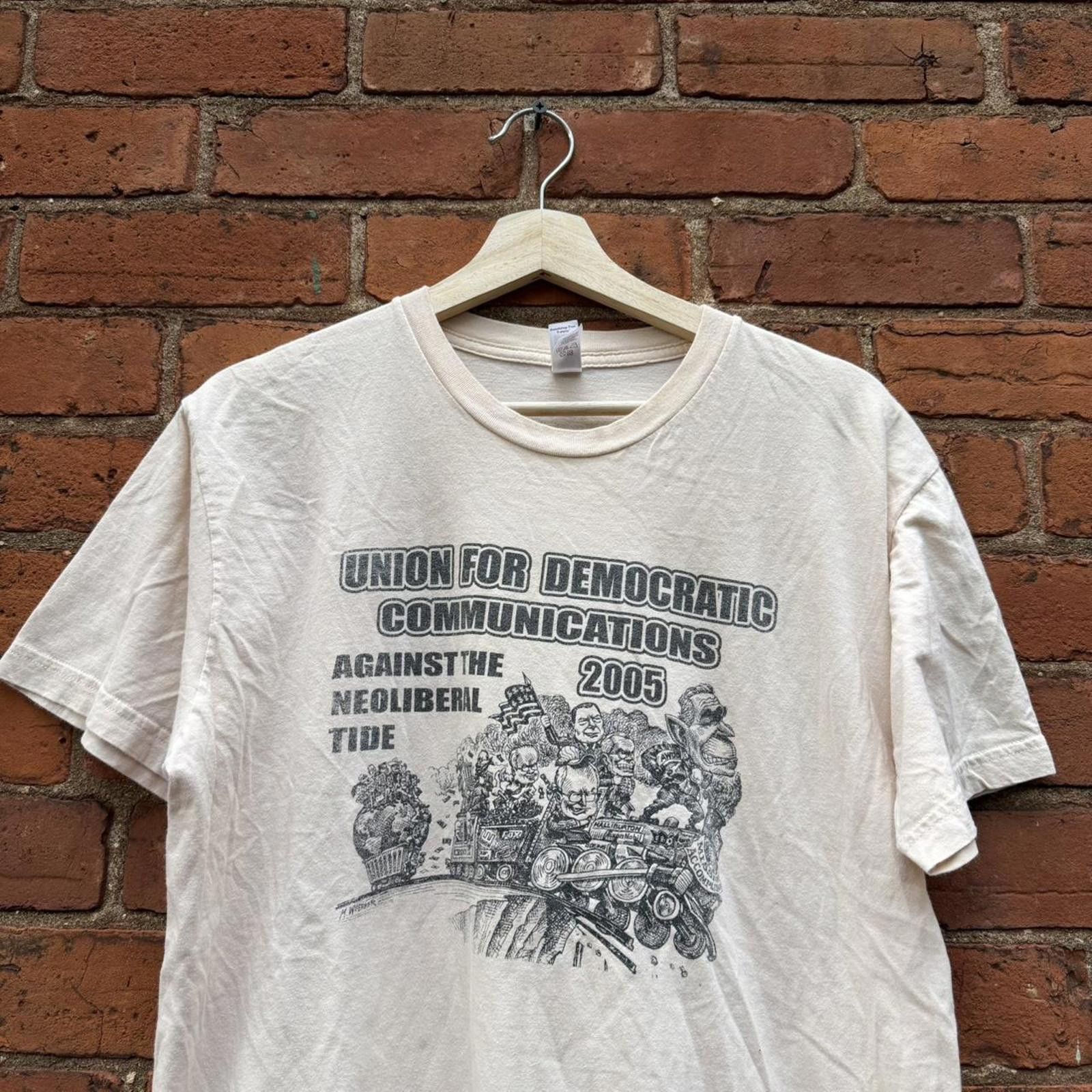 Other democratic communications against the neoliberal tide shirt Size US L / EU 52-54 / 3 - 3 Thumbnail