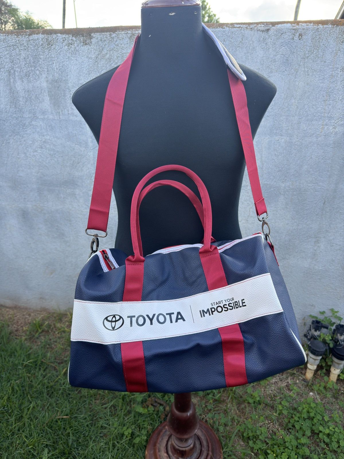 Other Limited Toyota Servco Hawaii Celebrating 100 Year Duffle NWT Size ONE SIZE - 6 Thumbnail