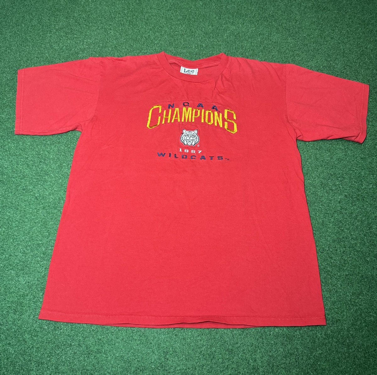 Vintage 90s Arizona Wildcats Basketball National Champs XL T Shirt Size US XL / EU 56 / 4 - 1 Thumbnail
