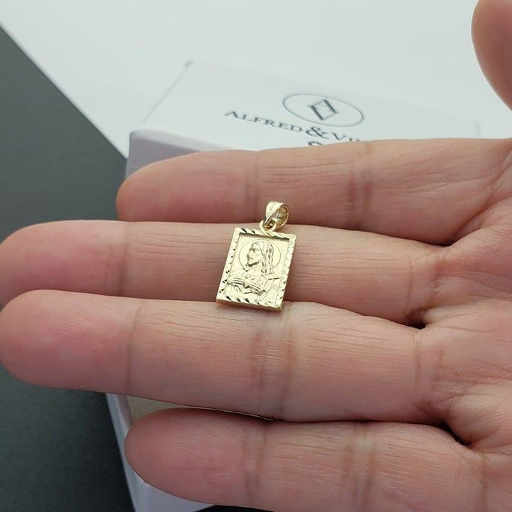 Other Face of Jesus & Mother Mary & Baby Jesus 14k Y Gold Pendant Size ONE SIZE - 4 Thumbnail