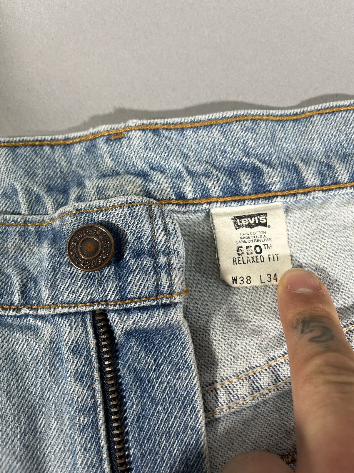 Levi's × Vintage Vintage Light Wash Baggy Levi’s 550 Jeans Size US 34 / EU 50 - 3 Thumbnail
