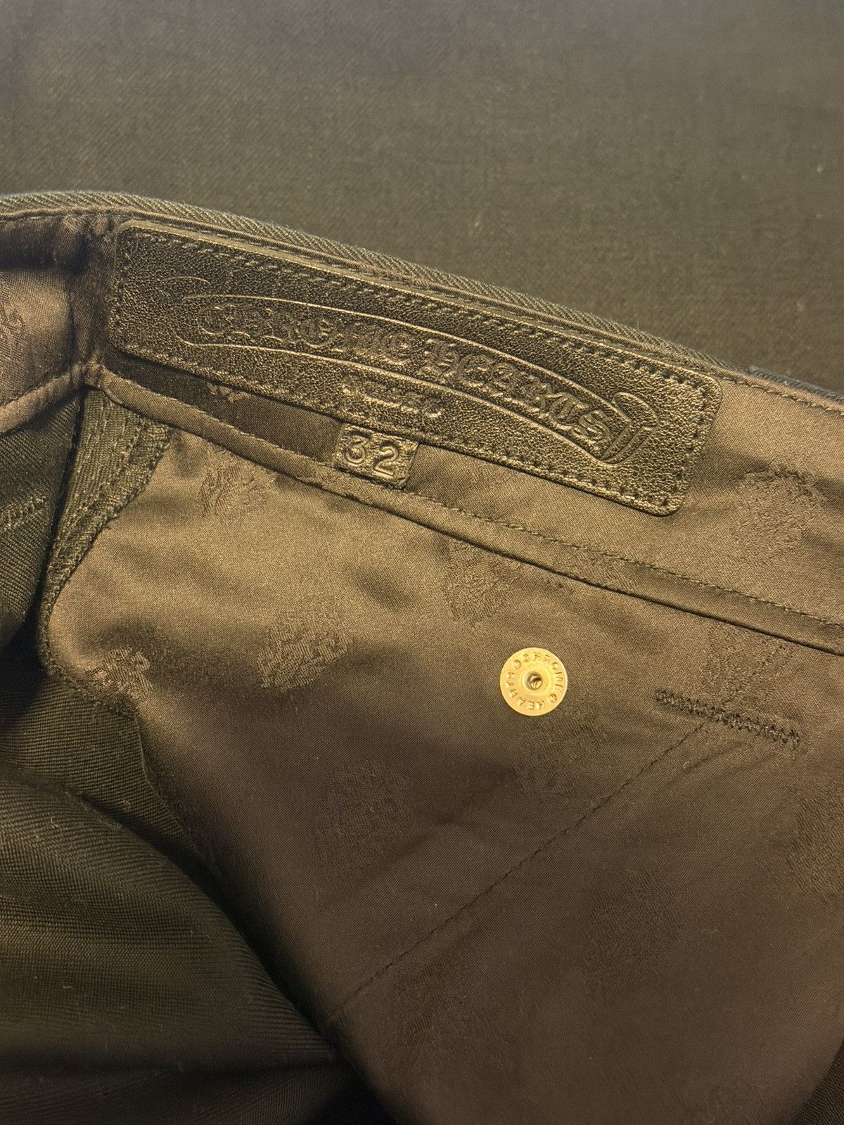 Chrome Hearts Chrome hearts carpenter shorts Size US 32 / EU 48 - 12 Thumbnail