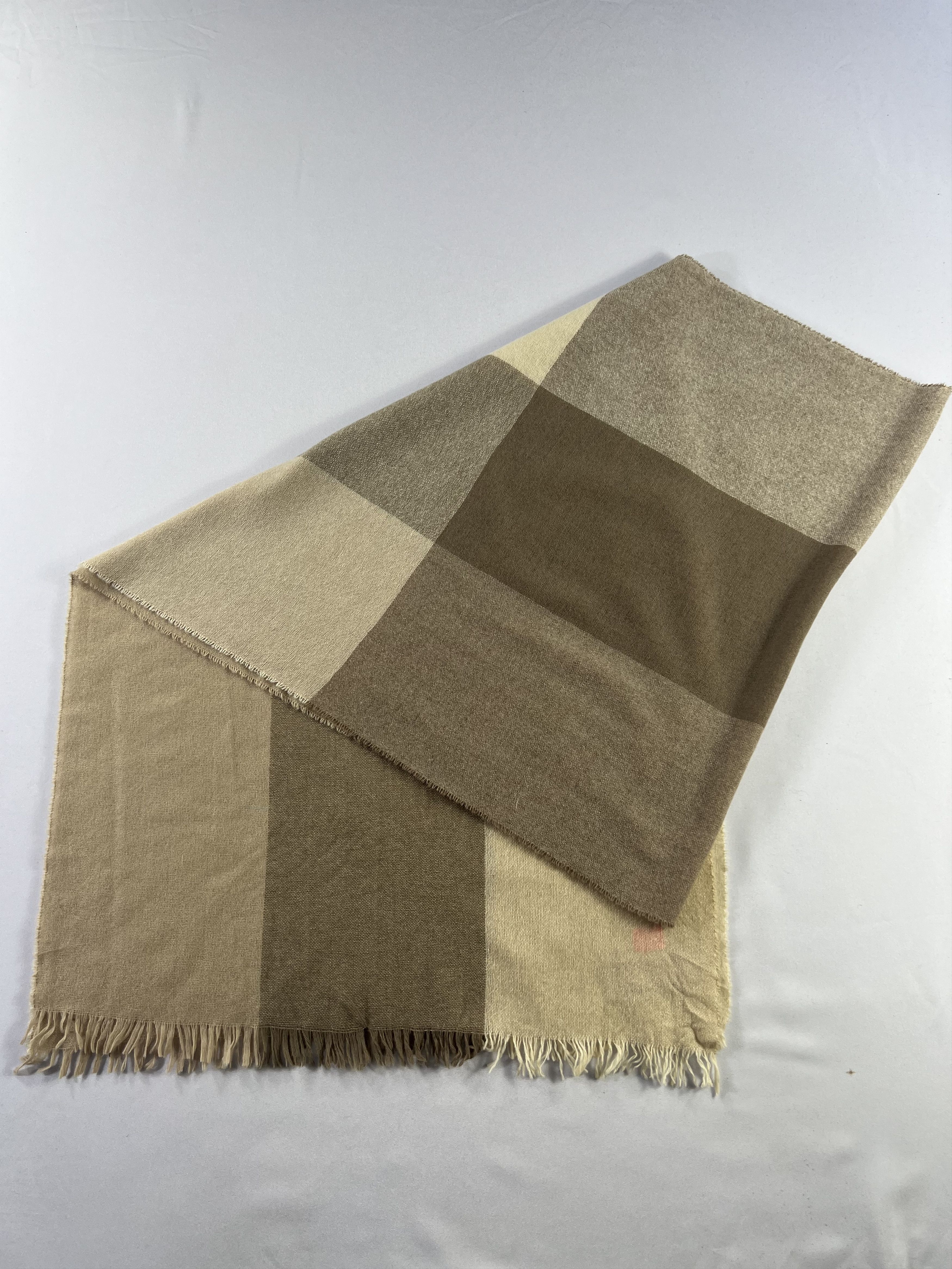 Johnstons Of Elgin Johnstons Of Elgin Oversize Scarf / Muffler / Neckwear P1018 Size ONE SIZE - 4 Thumbnail