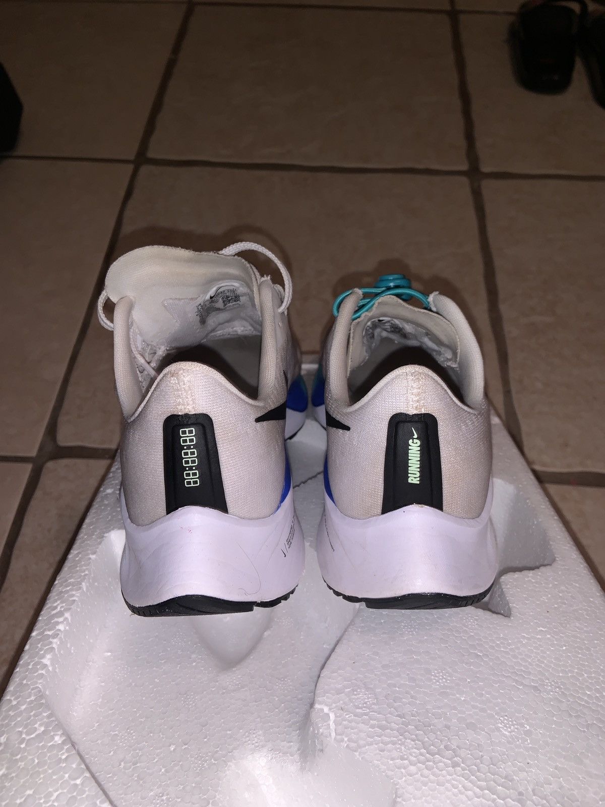 Nike Women’s Nike Air Zoom Pegasus 37 White Multi Color Size US 7.5 / IT 37.5 - 4 Thumbnail