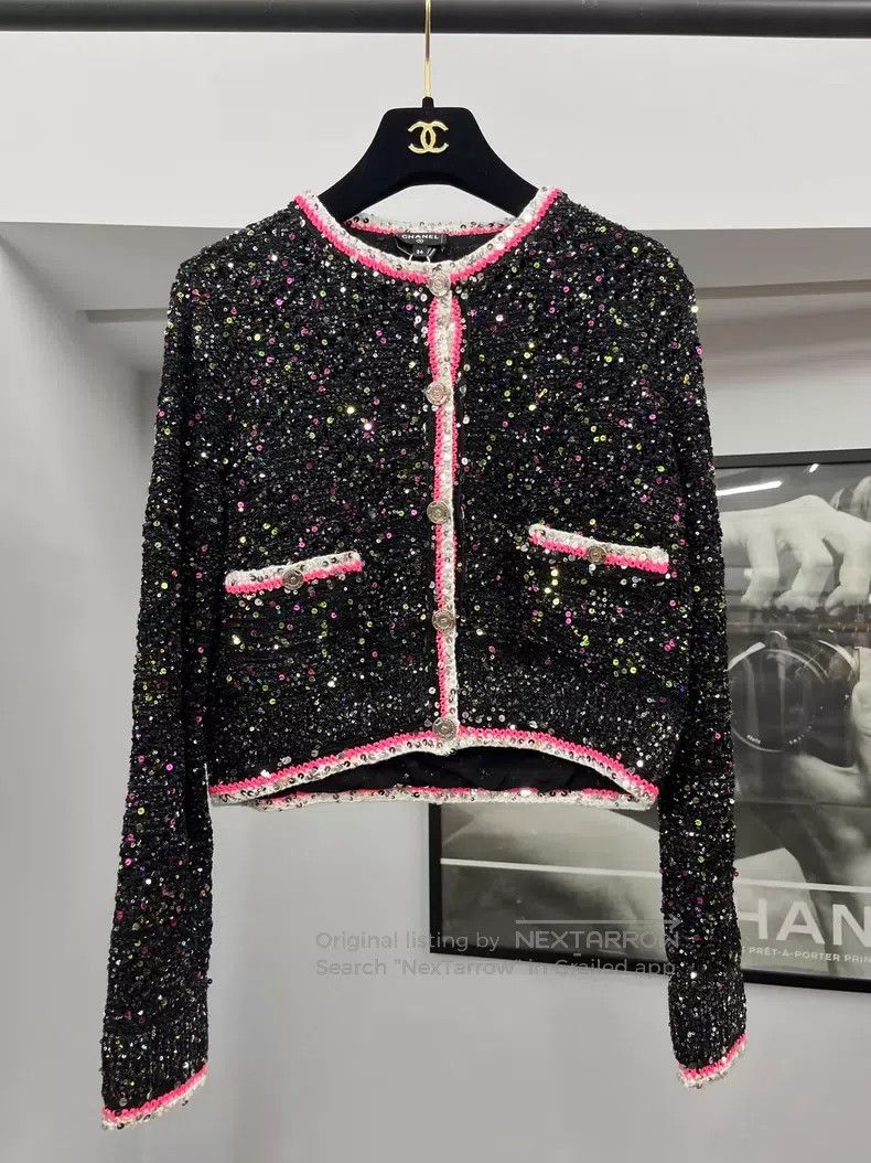 Chanel Chanel 24C black background colour sequin cardigan coat Size XXS / US 00 / IT 34 - 1 Thumbnail