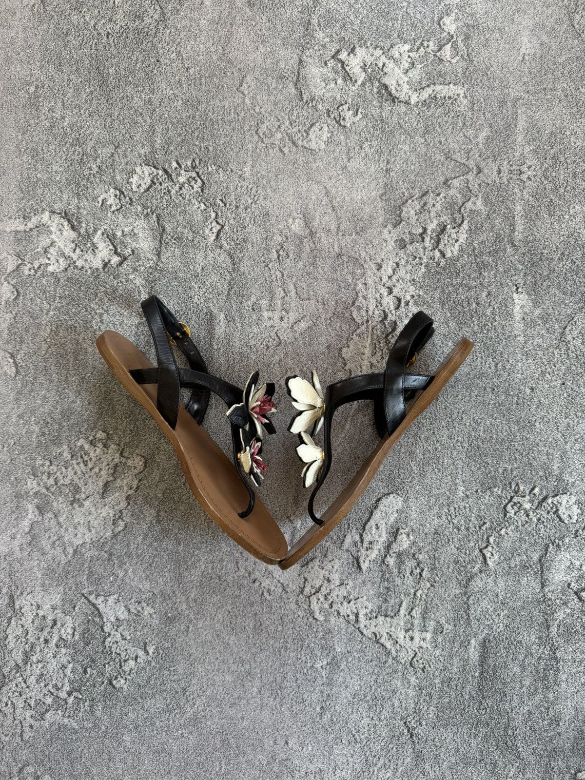 Designer × Prada Prada 37.5 sandals flip flops slippers slide leather strap Size US 7.5 / IT 37.5 - 11 Thumbnail
