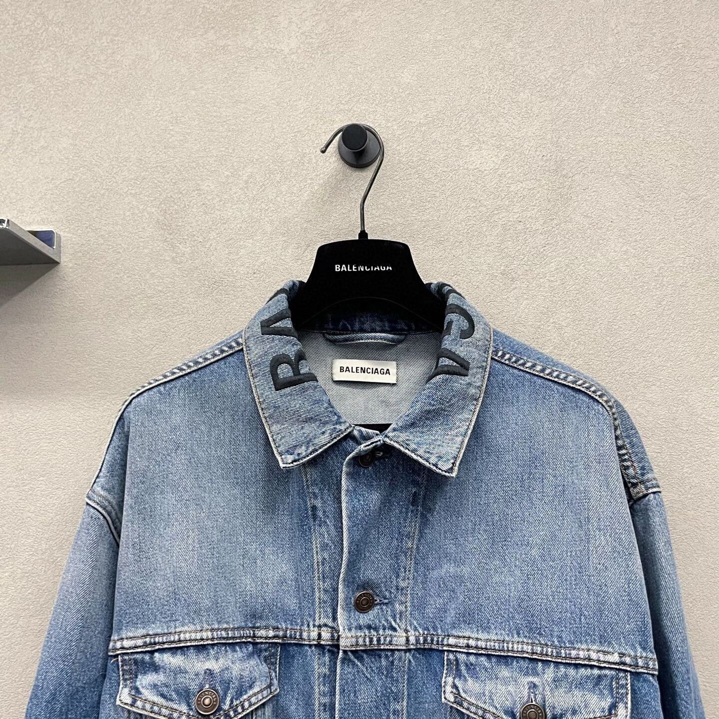 Balenciaga balenciaga blue denim distressed jacket size 34 Size US S / EU 44-46 / 1 - 4 Thumbnail