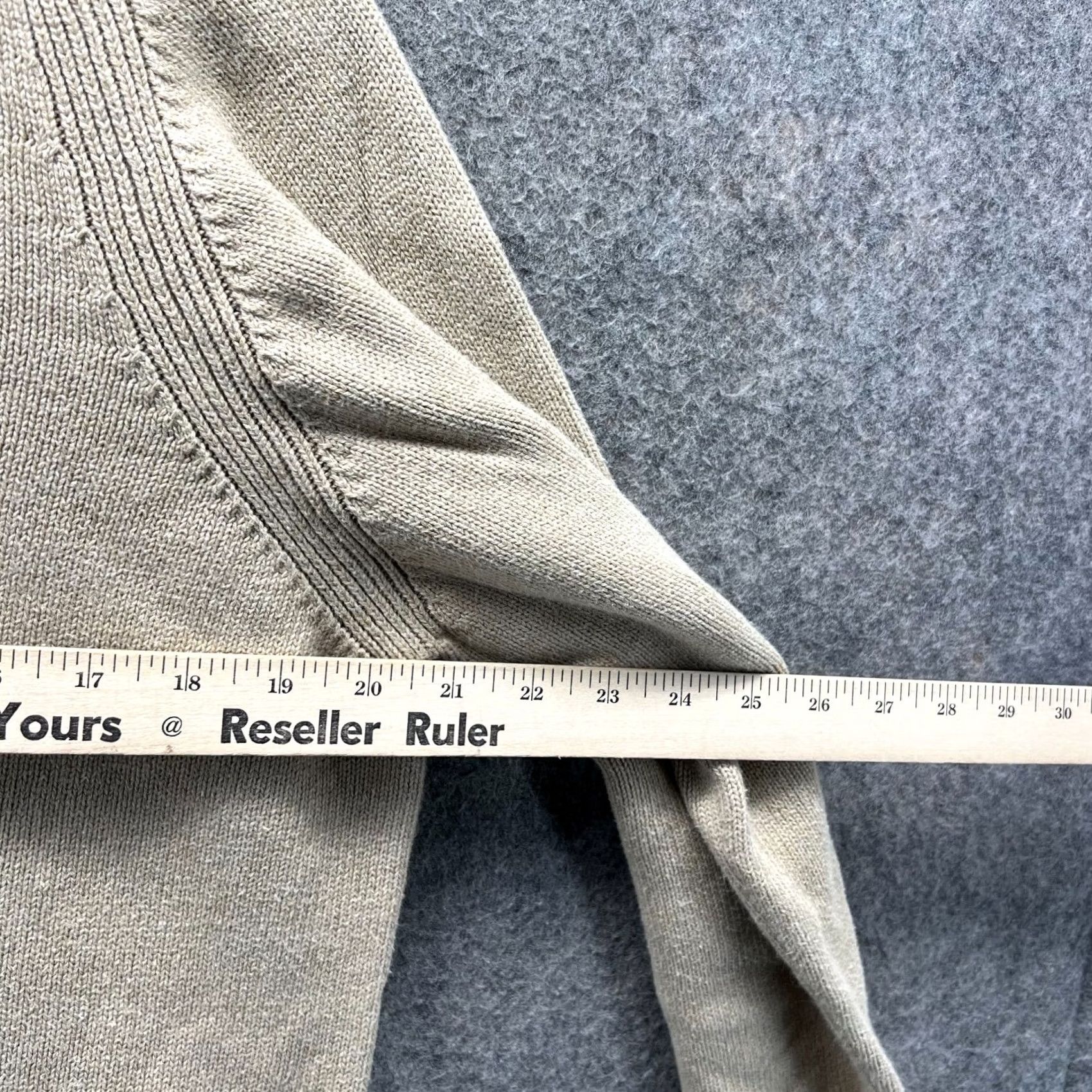 Tommy Hilfiger VINTAGE Tommy Hilfiger Sweater Mens M Khaki Crewneck Fleece Pullover Beige Tan Logo Striped? (Note: Original lacked stripes; adjust to exact terms.) Size US M / EU 48-50 / 2 - 3 Thumbnail